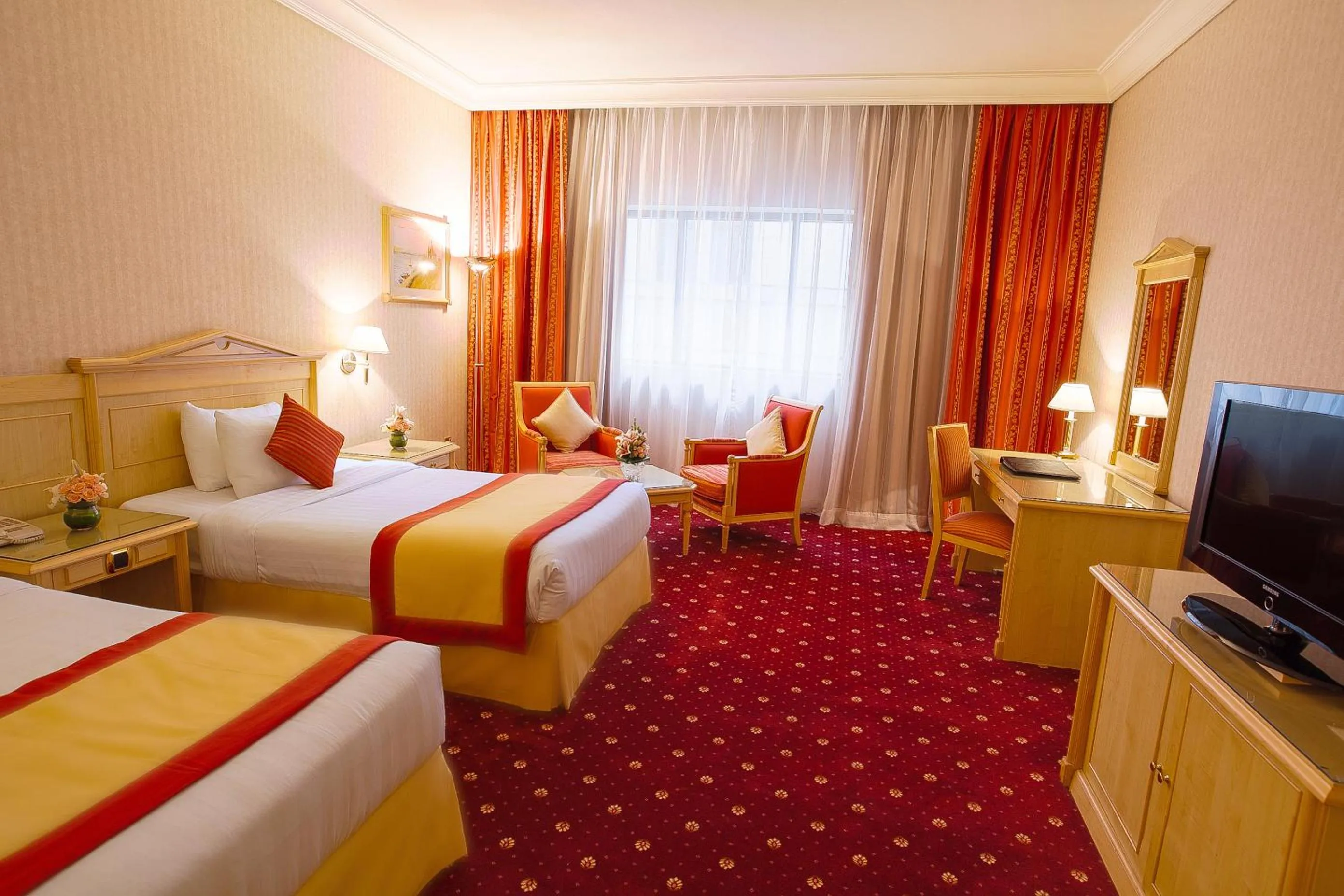 Standard Twin Room in Capitol Hotel Jumeirah Dubai