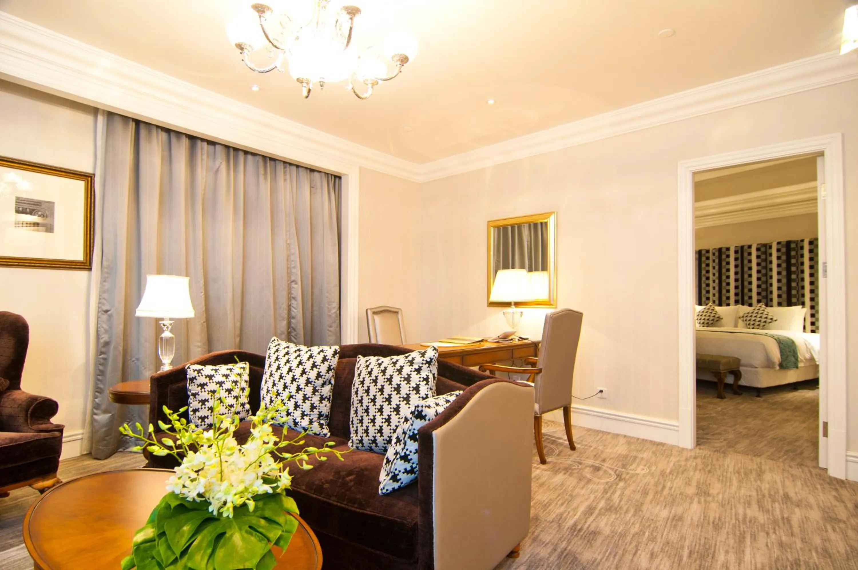 Deluxe Suite in Royal Grace Hotel Optics Valley Wuhan