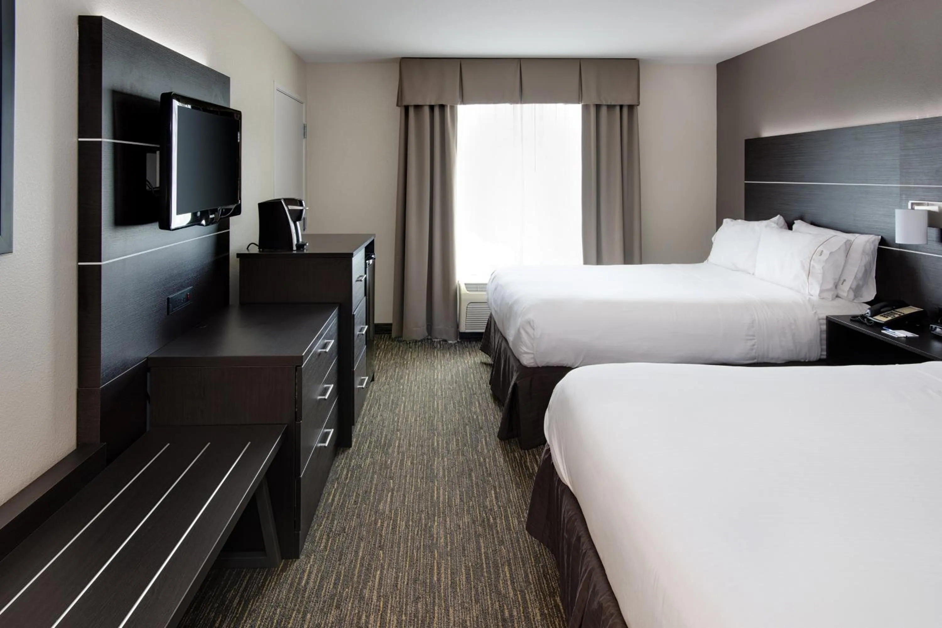 Standard Queen Room with Two Queen Beds in Holiday Inn Express & Suites East Wichita I-35 Andover by IHG