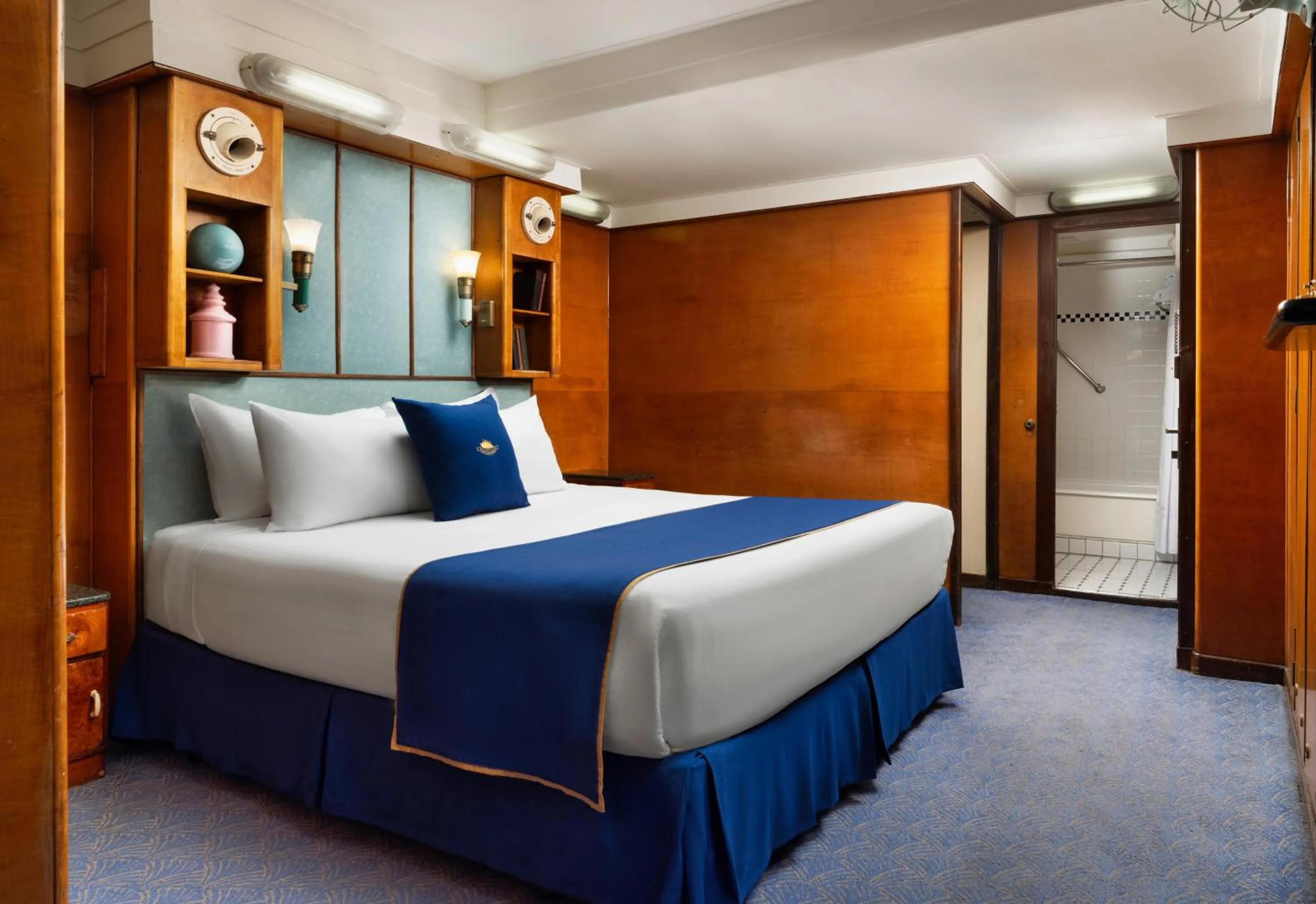 Harbor View Deluxe King in The Queen Mary