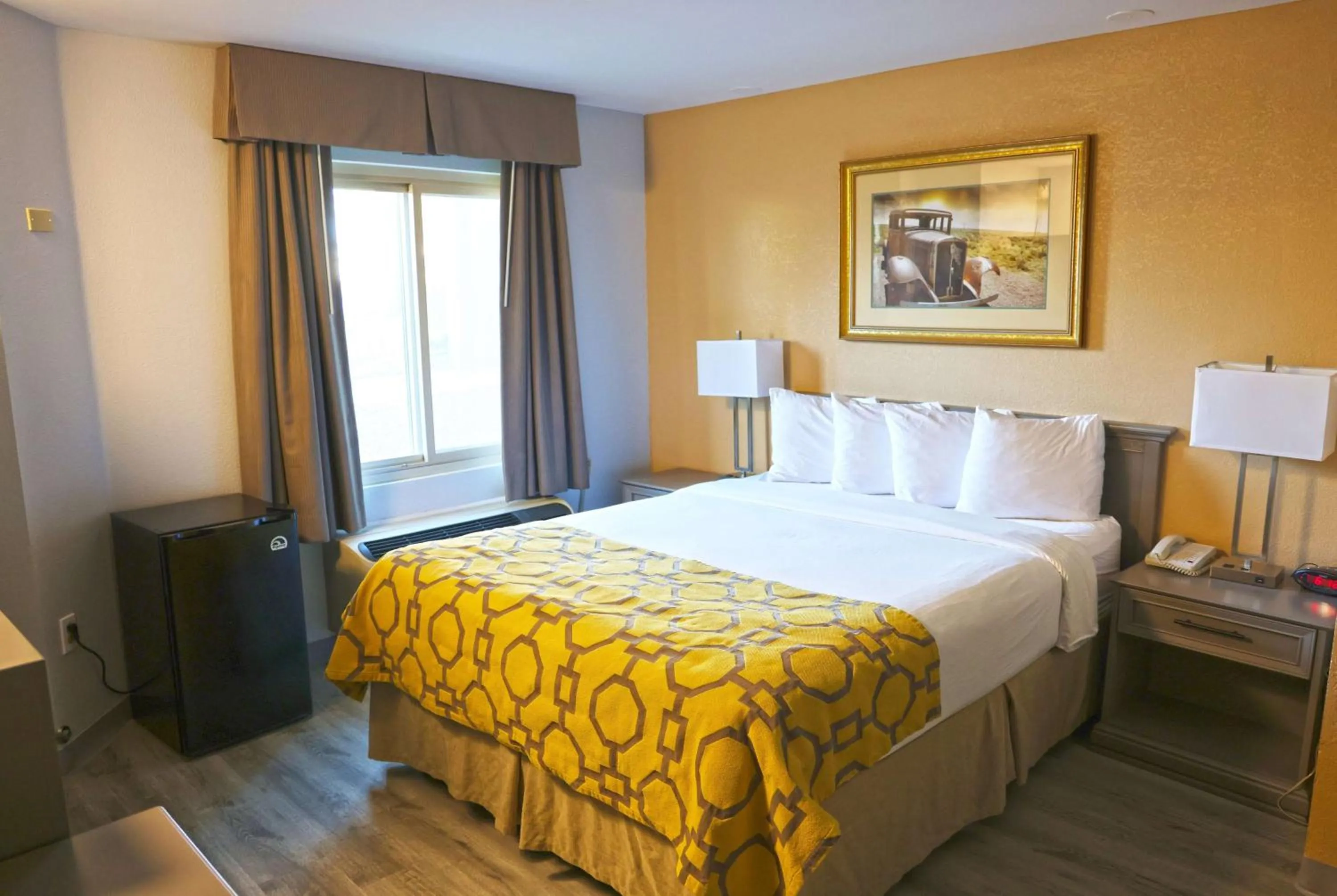 Queen Room - Non-Smoking in Baymont by Wyndham Barstow Historic Route 66