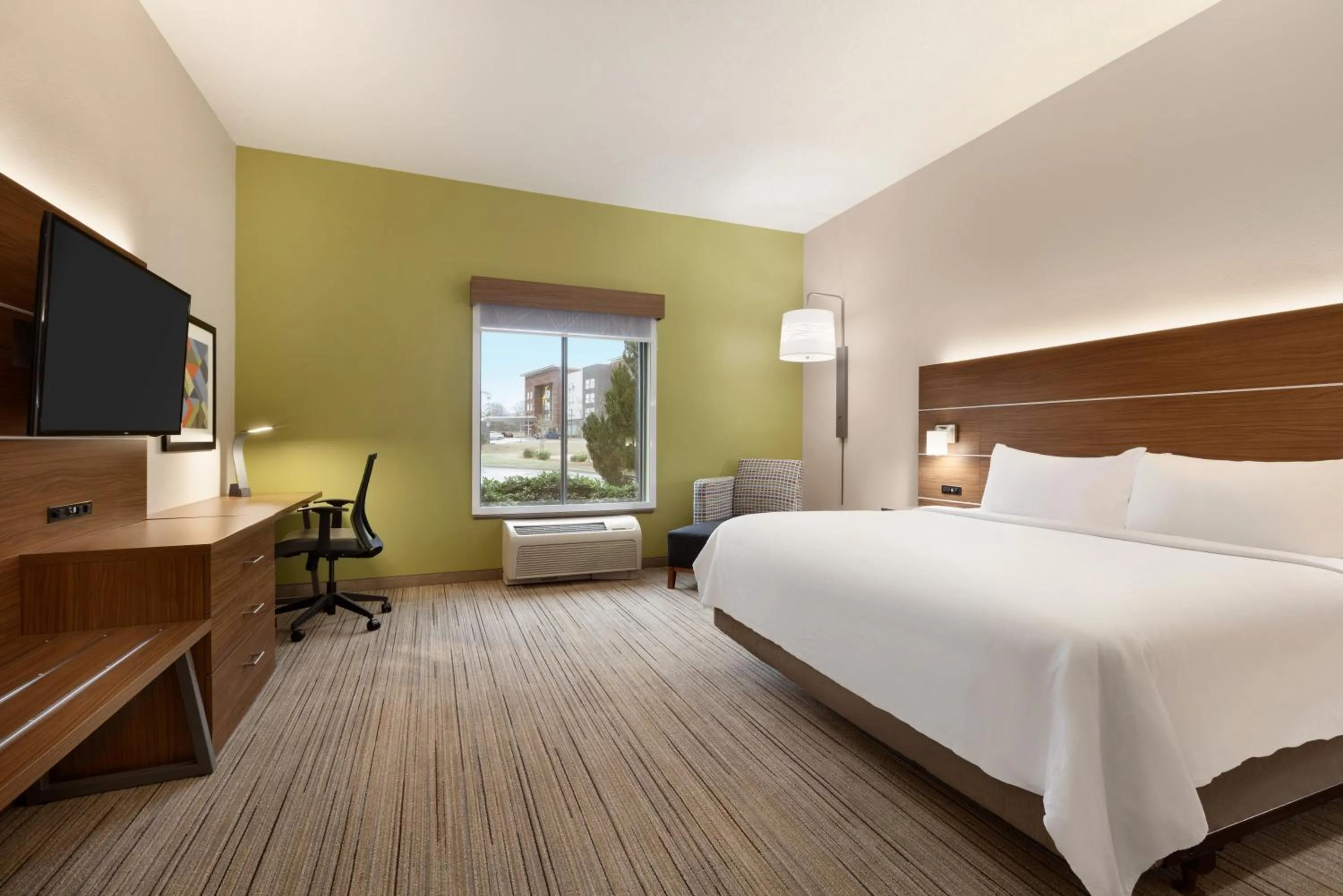 Standard King Room with Walk-In Shower in Holiday Inn Express Hotel & Suites Opelika Auburn by IHG