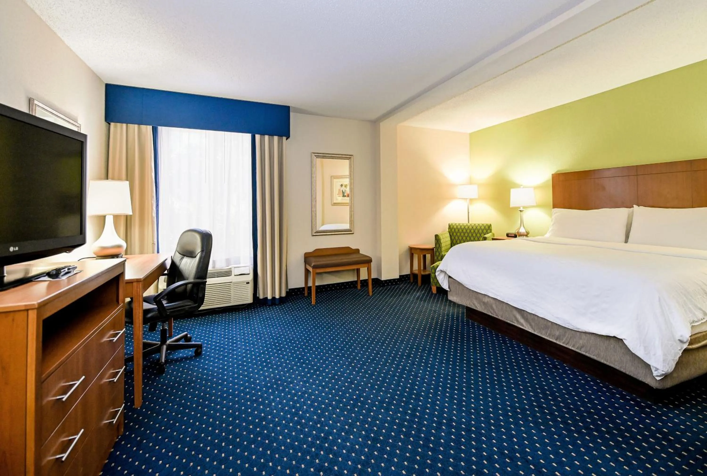 King Room - Mobility Access/Hearing Accessible in Holiday Inn Express Ashland by IHG