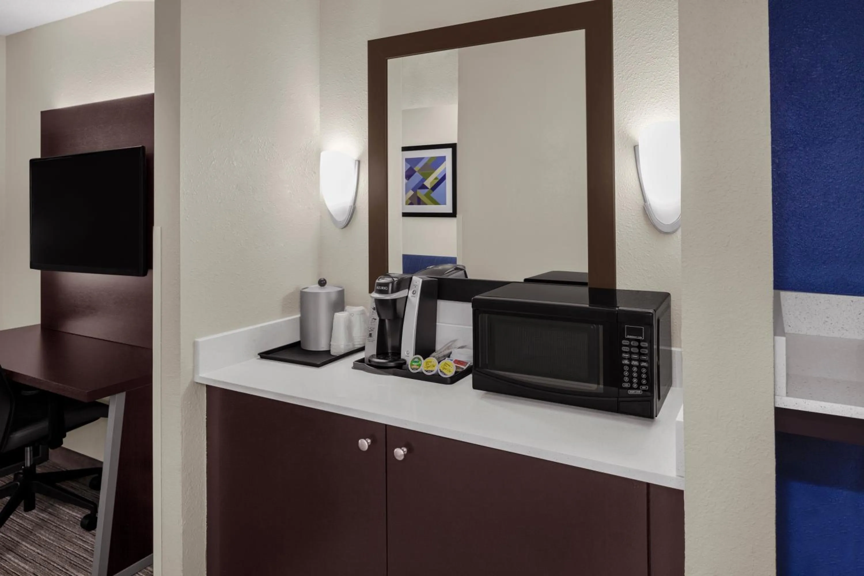 Suite with Two Queen Beds and Jetted Tub in Holiday Inn Express & Suites Asheville SW - Outlet Ctr Area by IHG