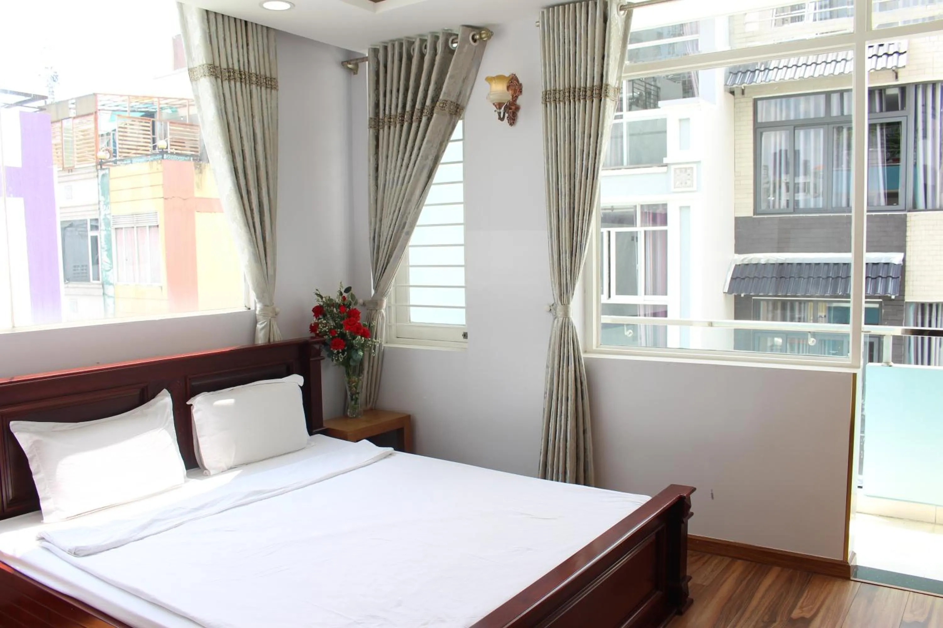 Double Room with Balcony in Sunny Guesthouse