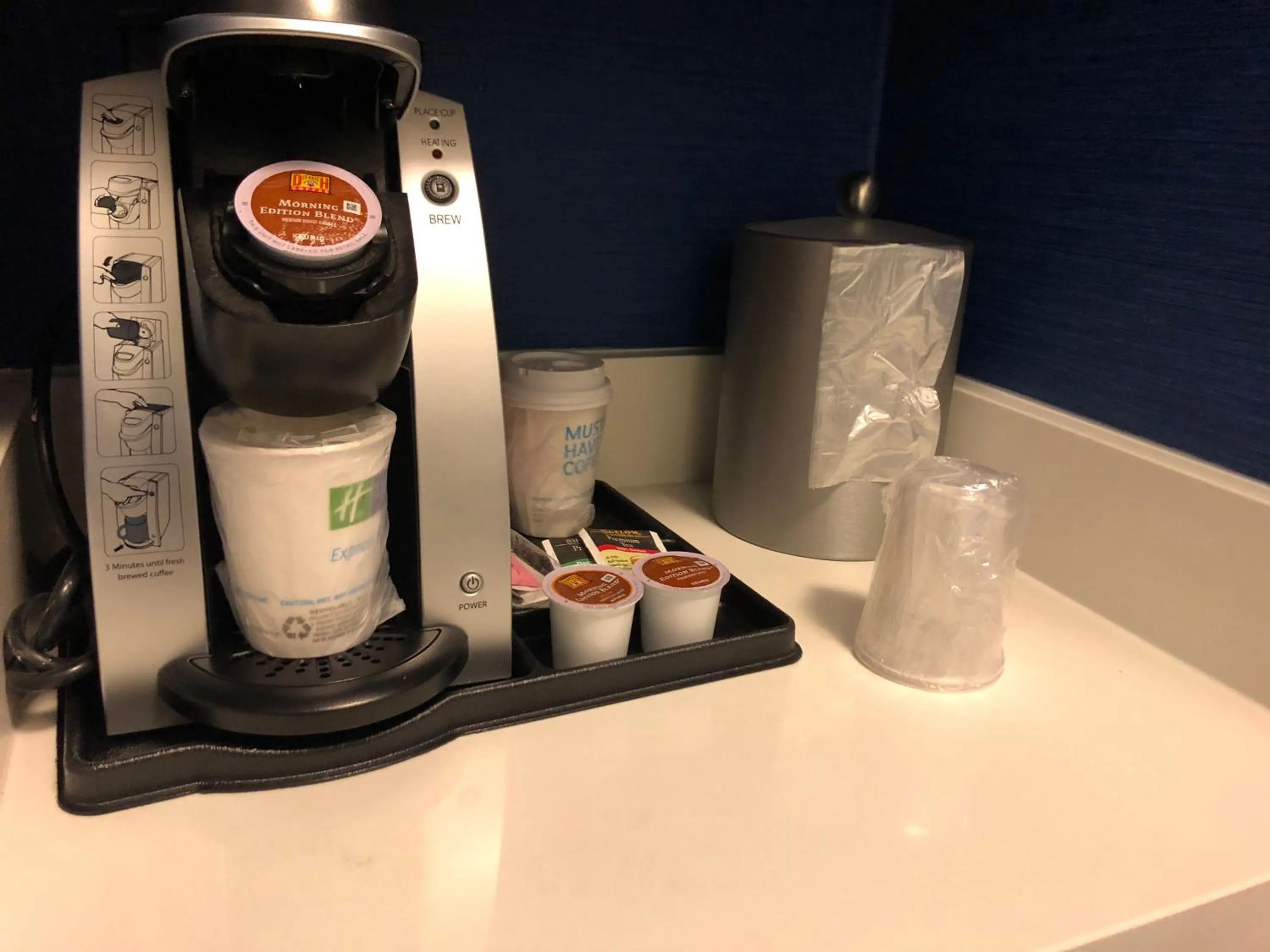 Standard King Room with Accessible Tub - Mobility Access in Holiday Inn Express Hotel & Suites Seaside Convention Center by IHG