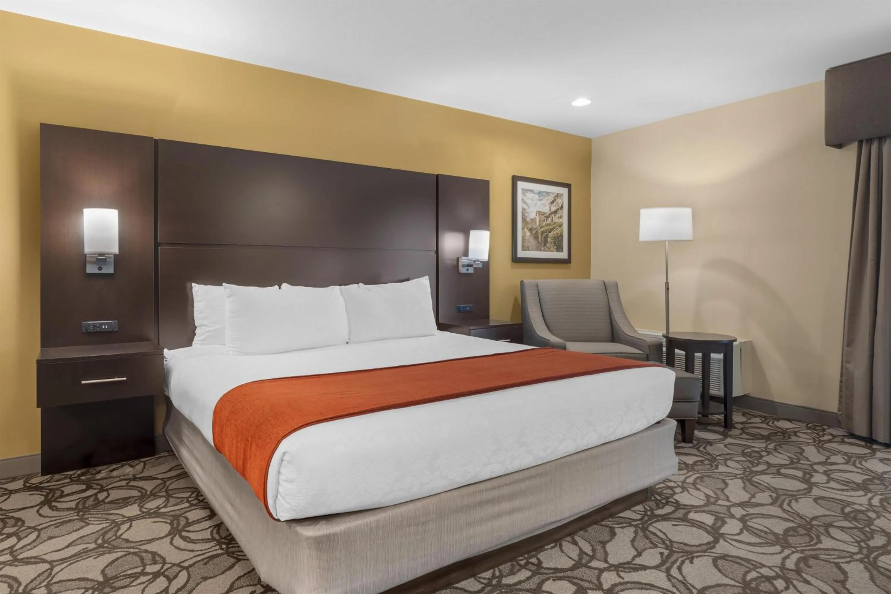 King Room with Balcony - Non-Smoking in Best Western Plus Plaza by the Green