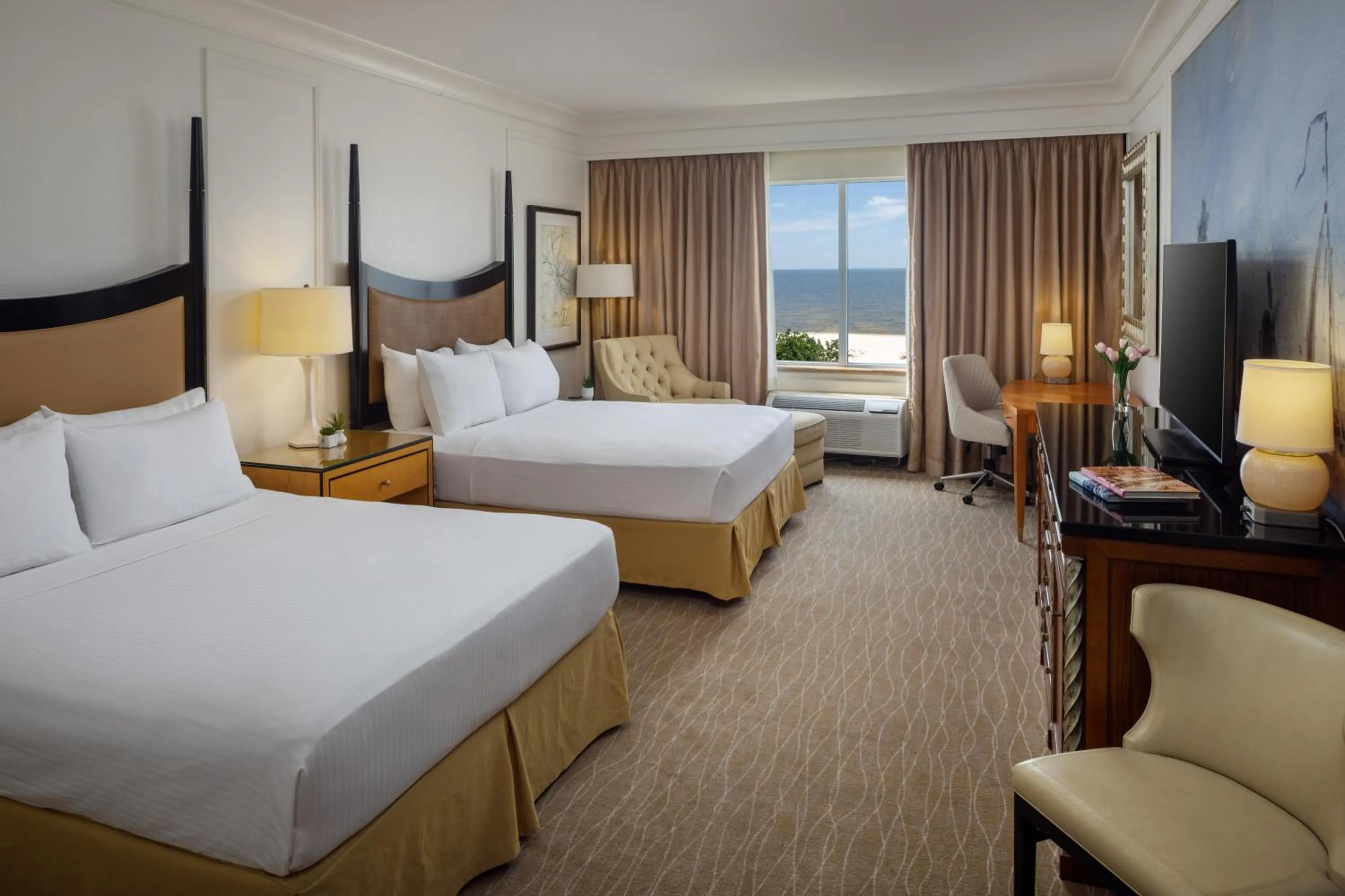 2 Queen Beds Gulfside (Accessible) in The Inn at Long Beach