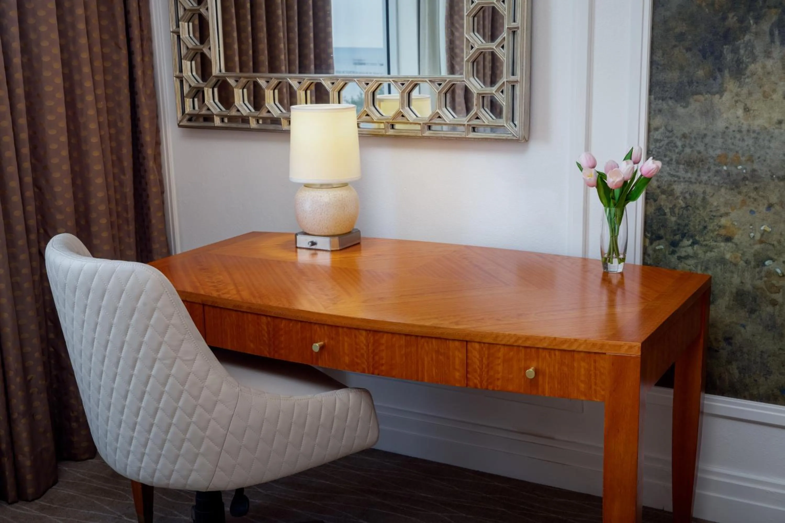 1 King Bed Gulfside (Accessible) in The Inn at Long Beach