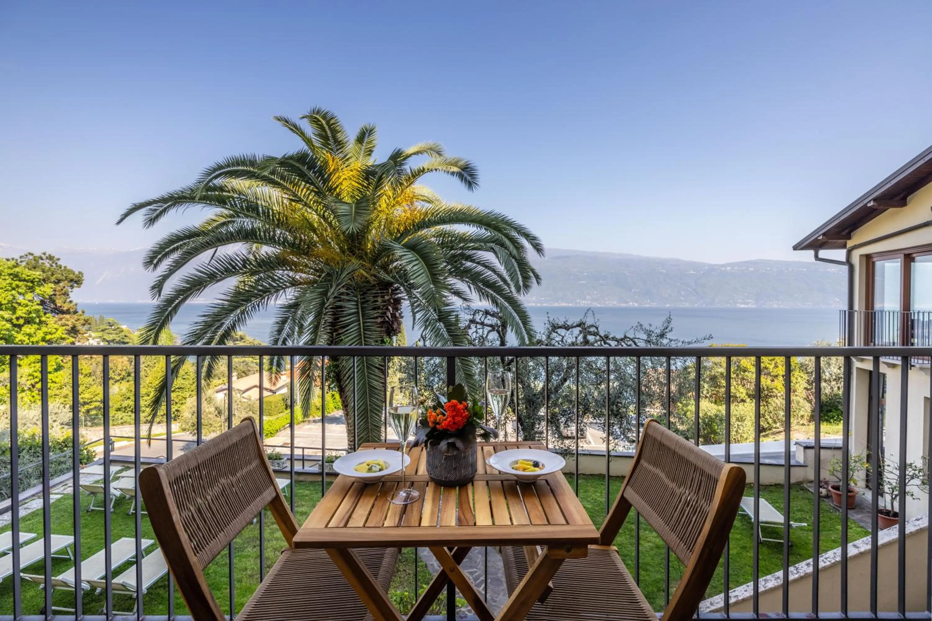 Budget Double Room in Hotel Meandro - Lake View