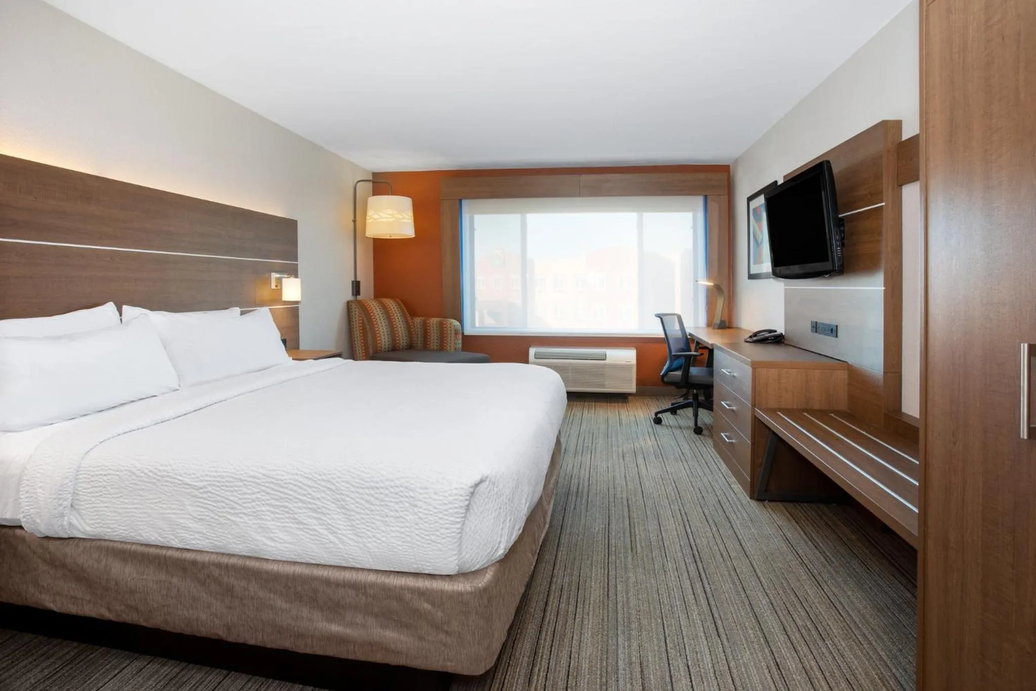 King Leisure - Nonsmoking in Holiday Inn Express & Suites Tucson North - Marana, by IHG