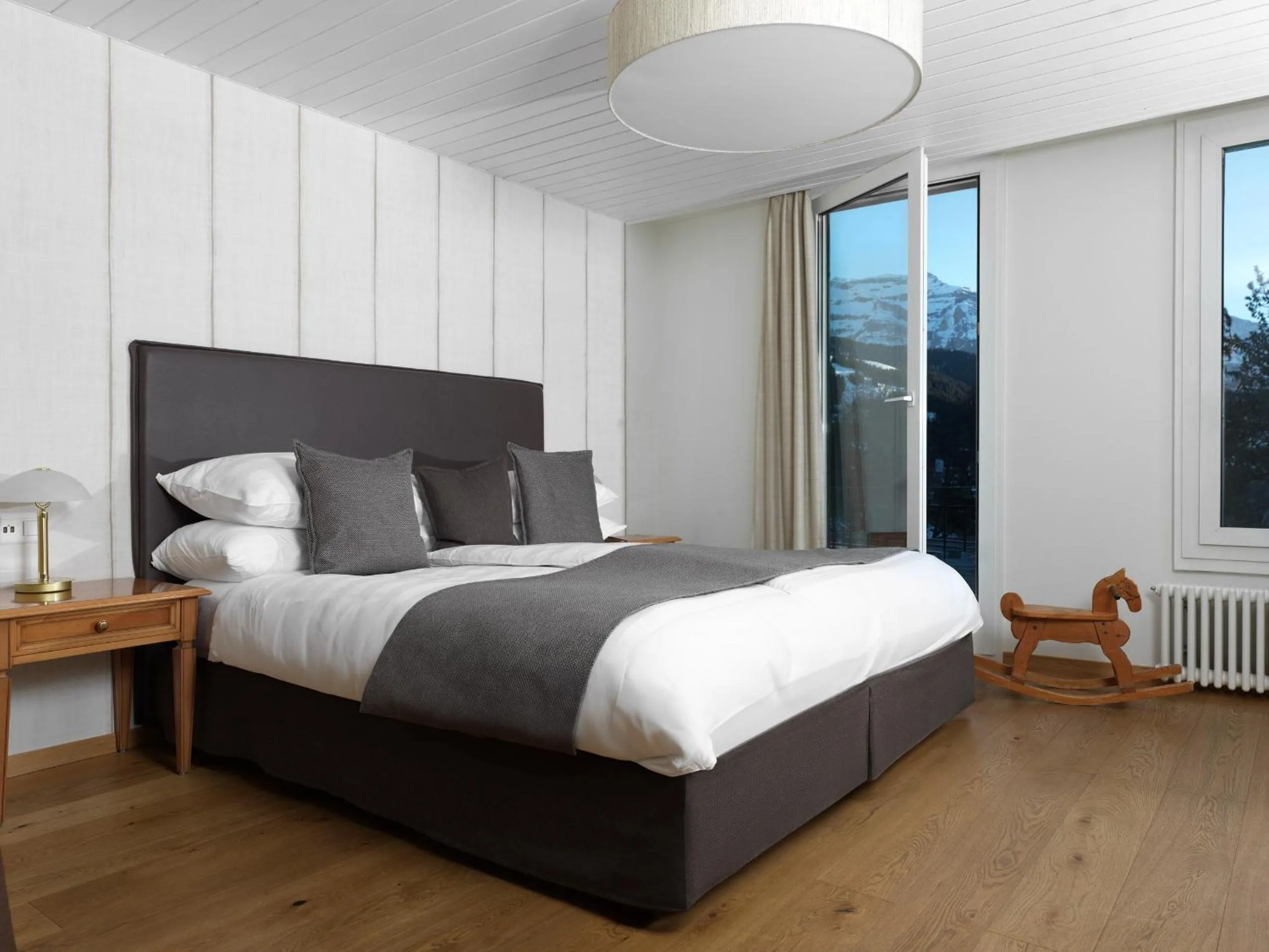 Junior Suite with Mountain View and Balcony in Beausite Park Hotel & Spa