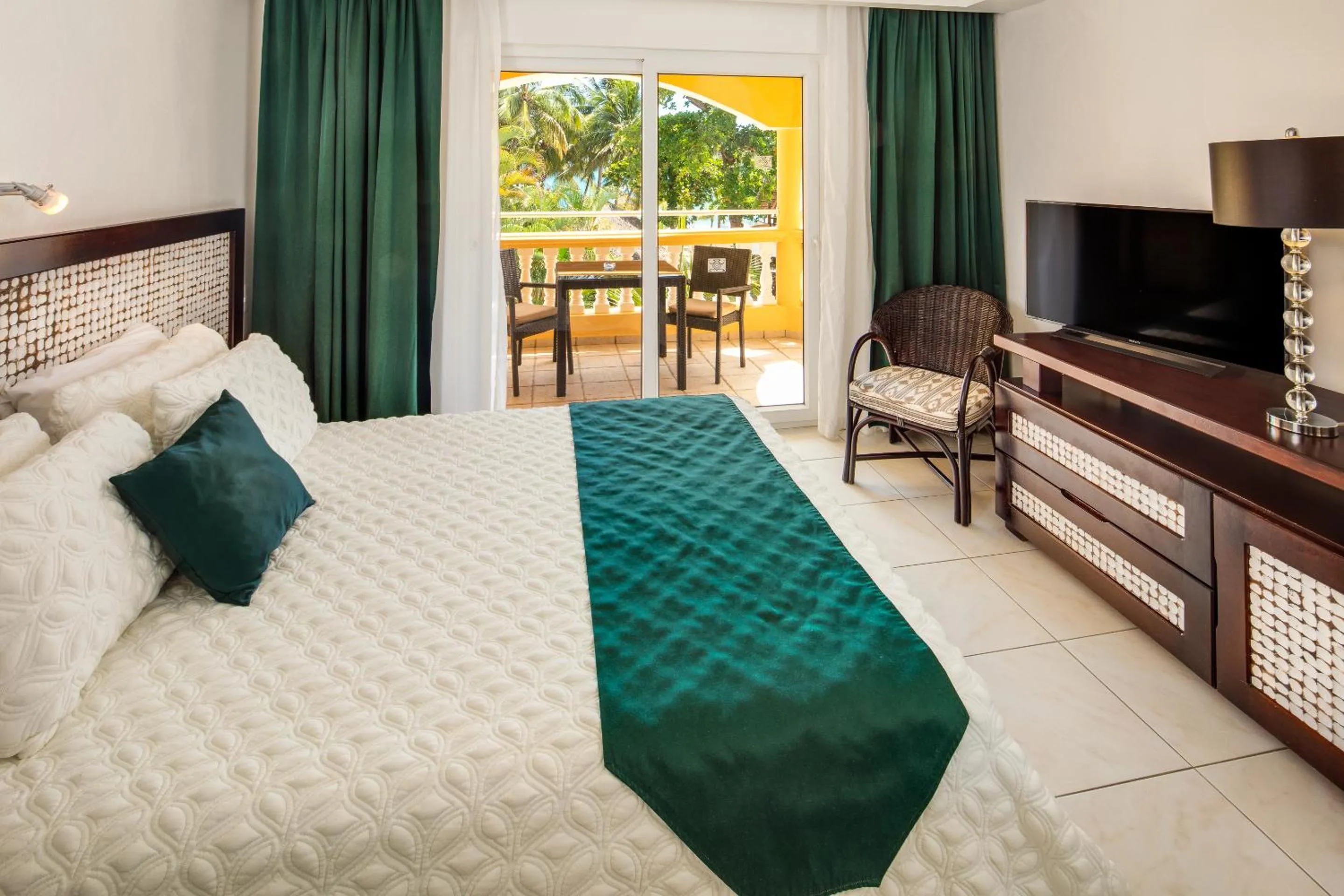 Superior Room - single occupancy - Beachfront in Hotel Villa Taina