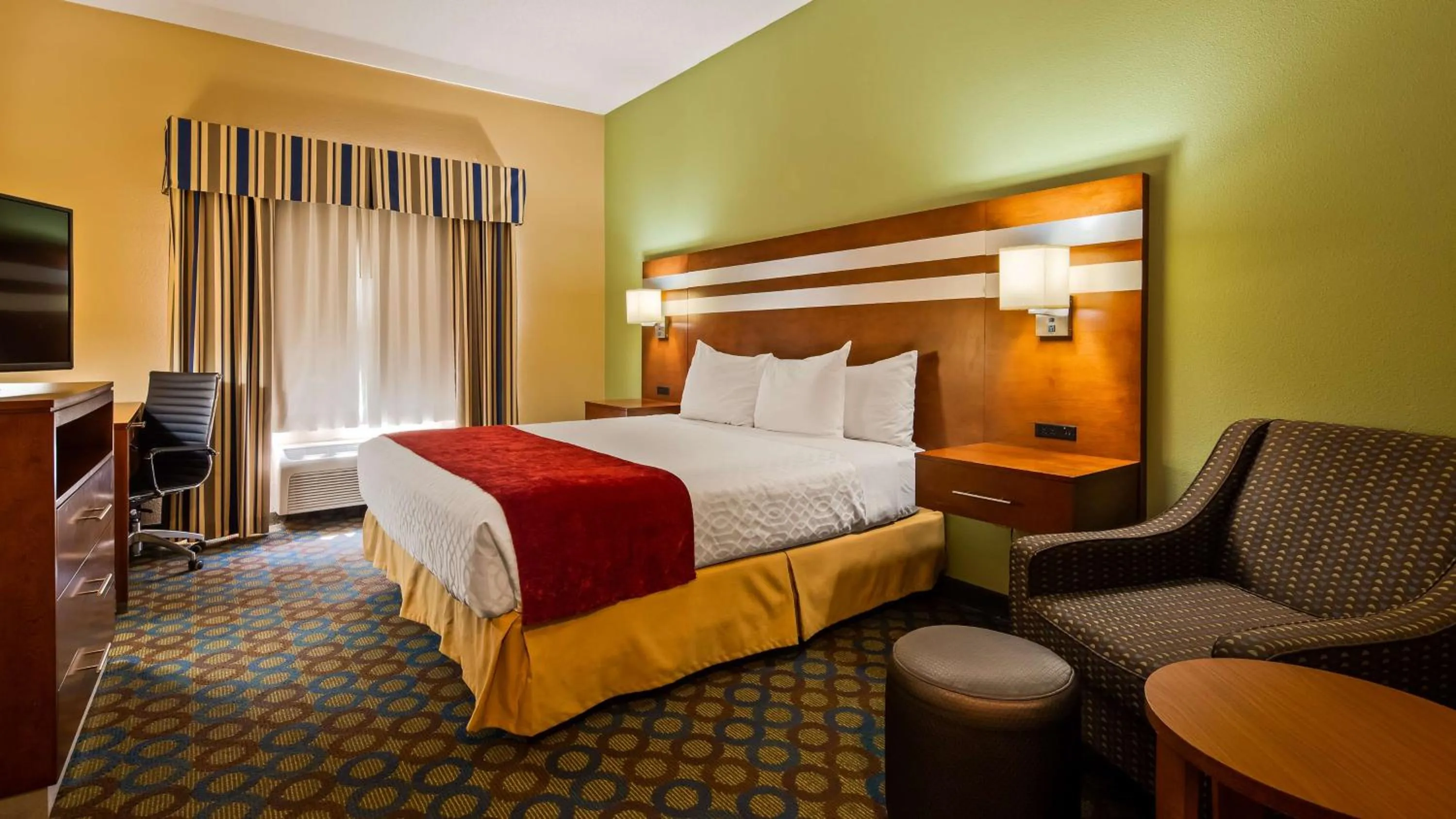 King Room - Non-Smoking/Ground Floor in Best Western Troy Hotel