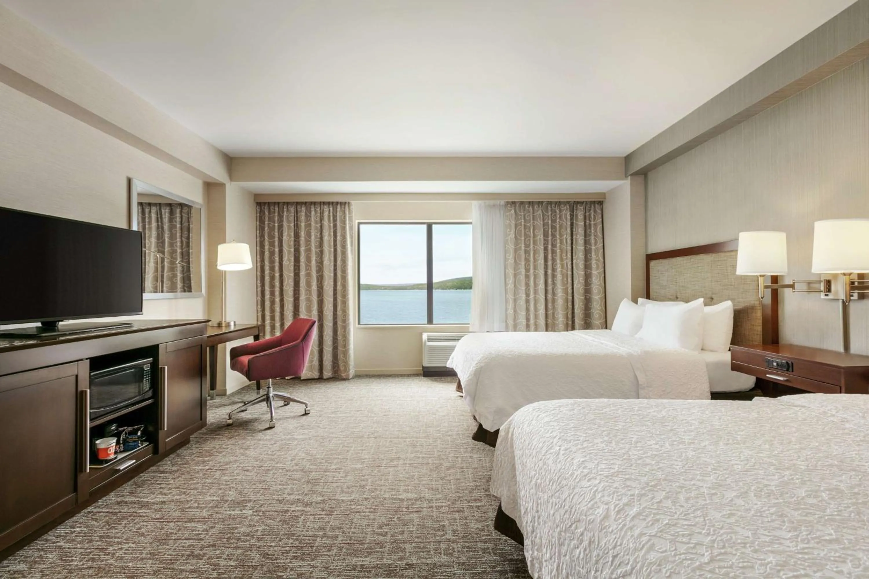 Queen Room with Two Queen Beds - Hearing Access/Non-Smoking in Hampton Inn Penn Yan, NY
