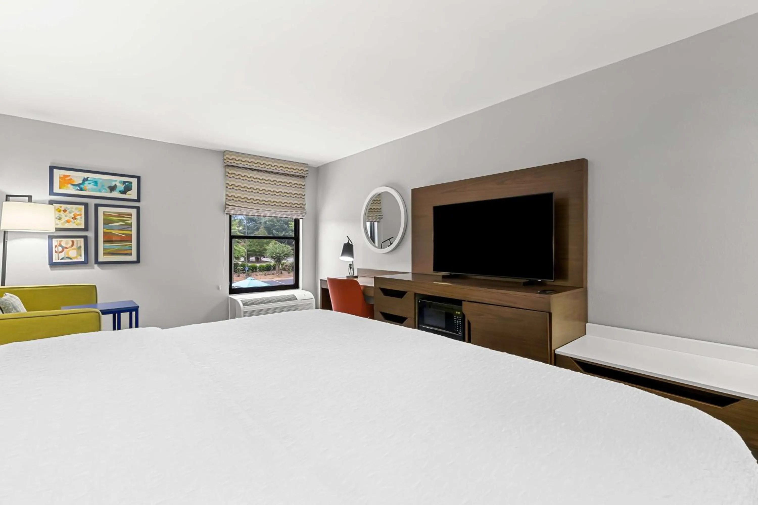 King Room with Sofa Bed and Study - Non-Smoking in Hampton Inn Florence Midtown near University of North Alabama