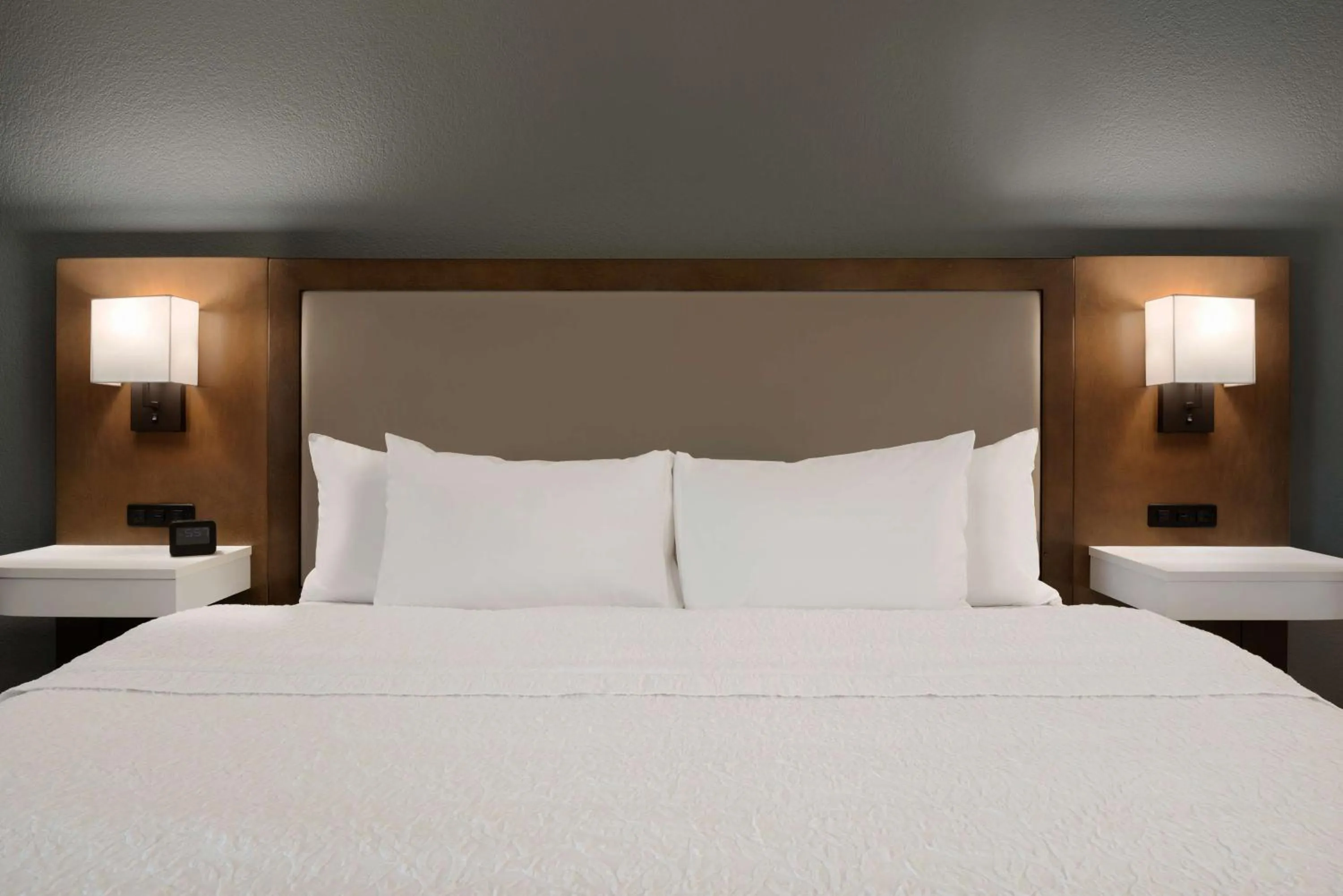 King Room with Tub - Mobility Access in Hampton Inn Appleton-Fox River Mall Area