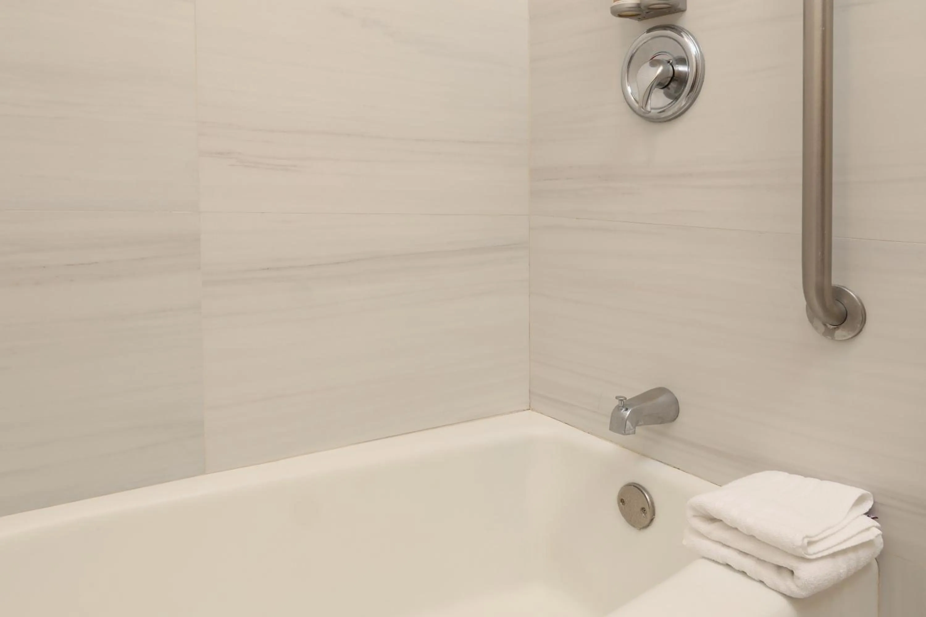 Standard Room with Two Queen Beds in Holiday Inn Express Monterrey Galerias-San Jeronimo by IHG