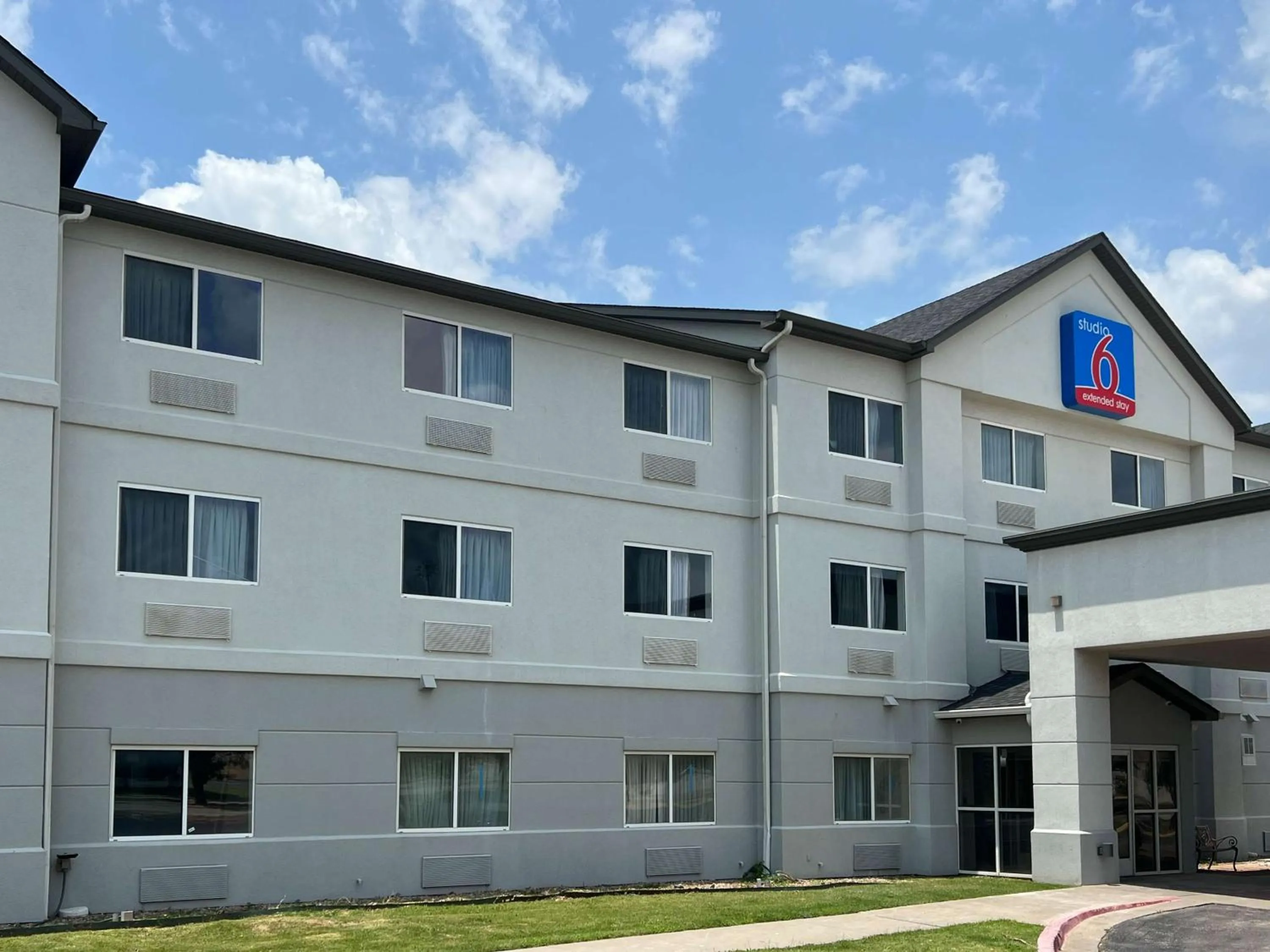 Studio 6 Oklahoma City, OK South