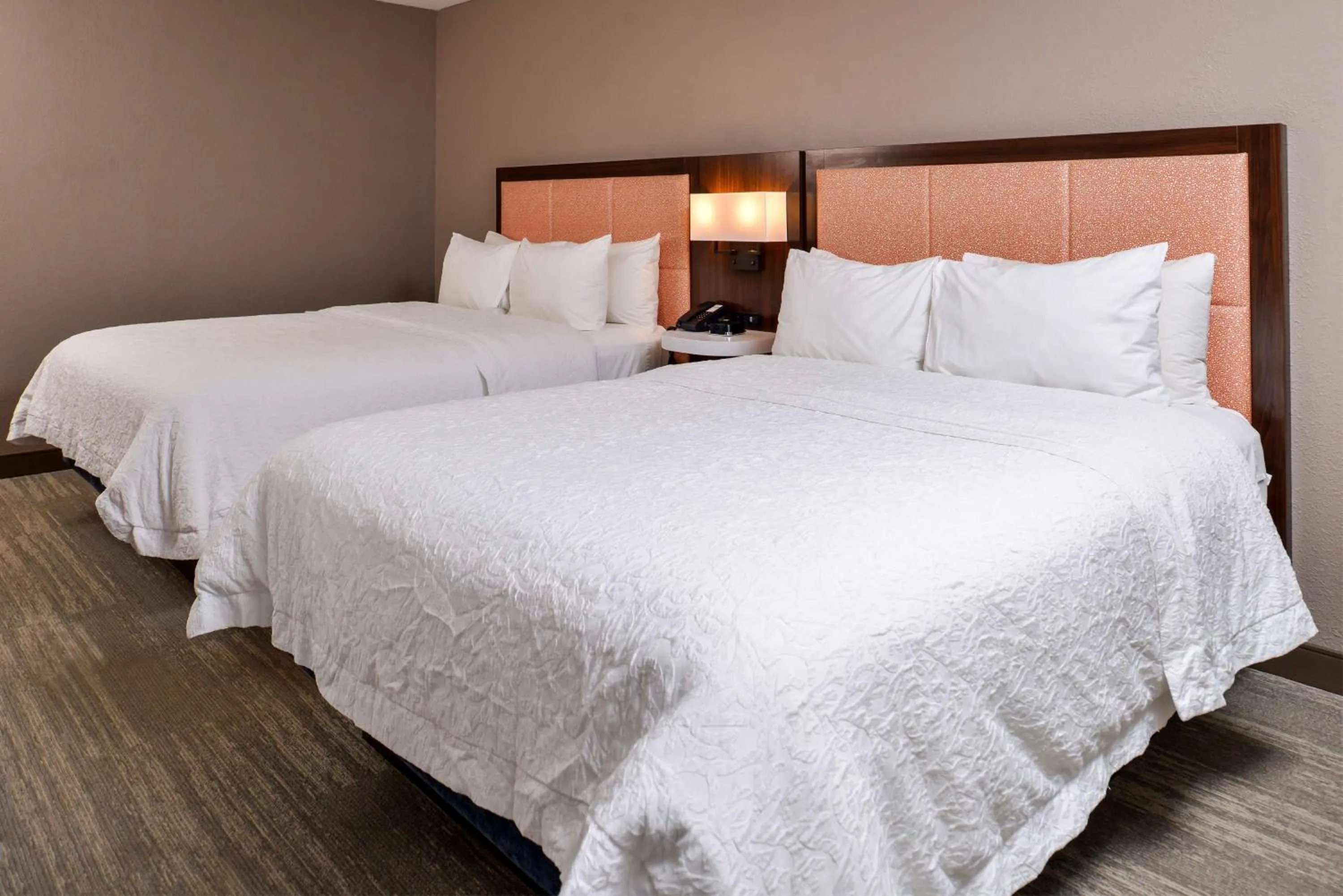 Queen Room with Two Queen Beds and Bath Tub - Mobility and Hearing Access in Hampton Inn Emporia