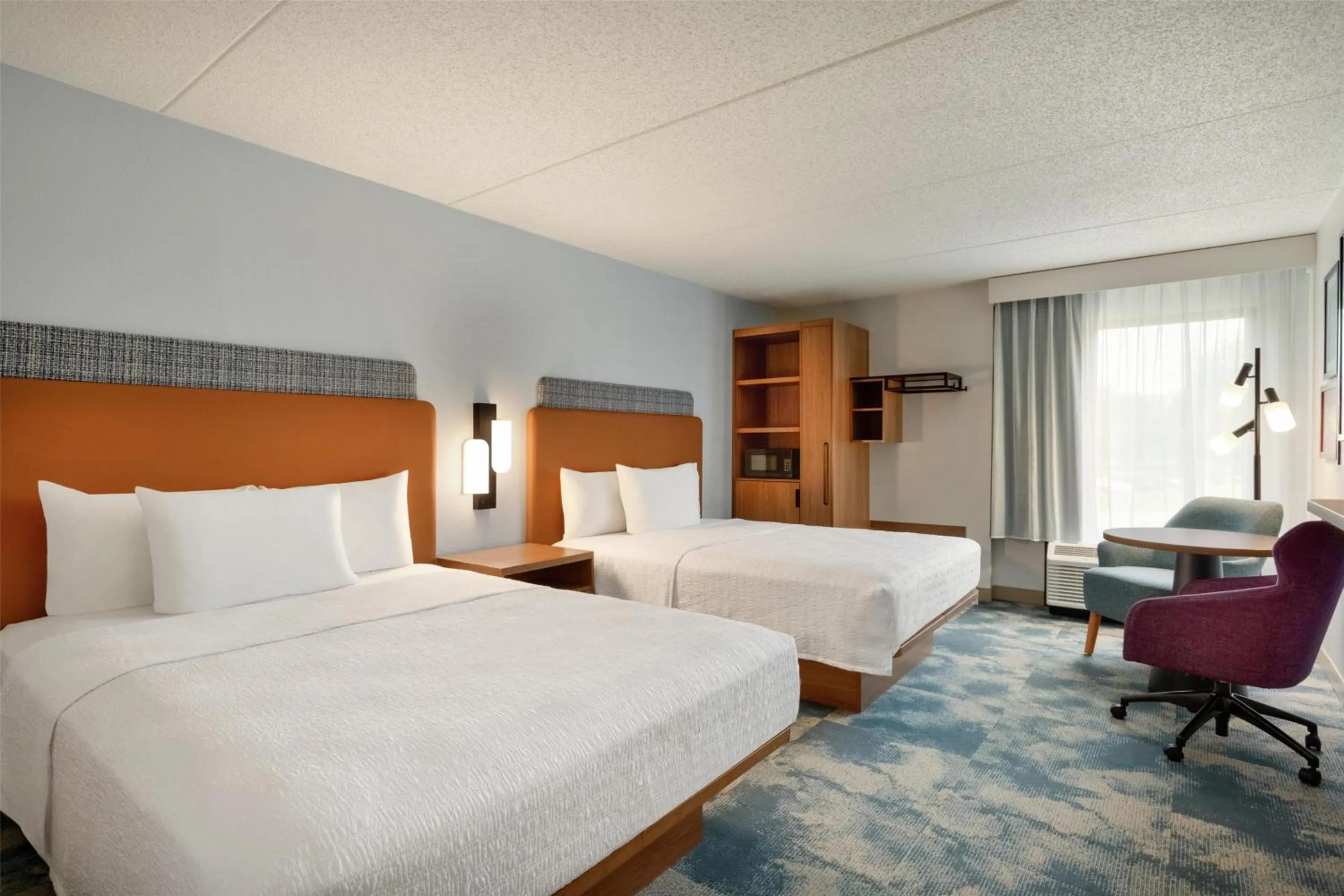 Queen Room with Two Queen Beds - Hearing Access/Non-Smoking in Hampton Inn Hagerstown