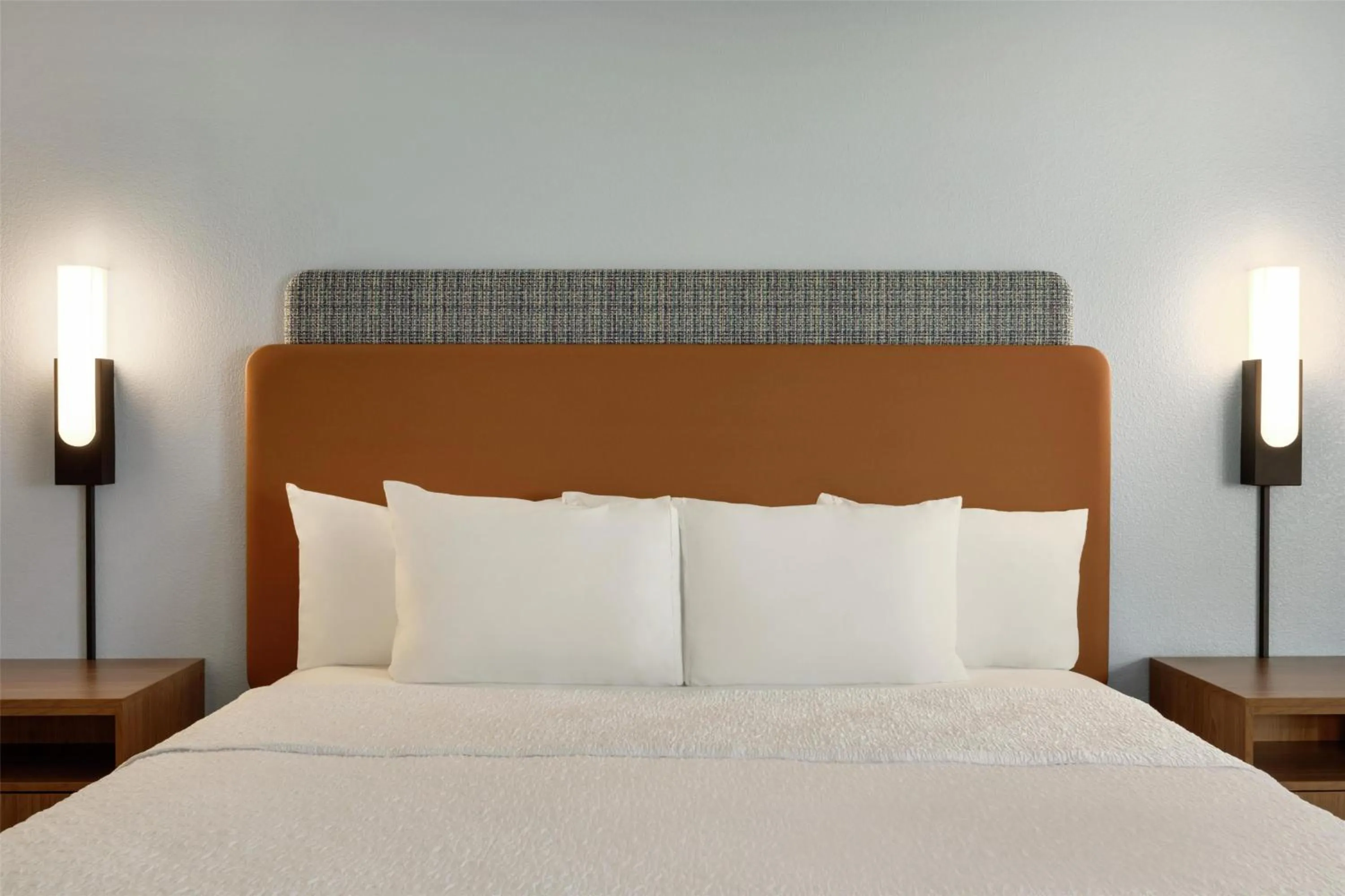 King Room with King Bed - Non-Smoking in Hampton Inn Hagerstown