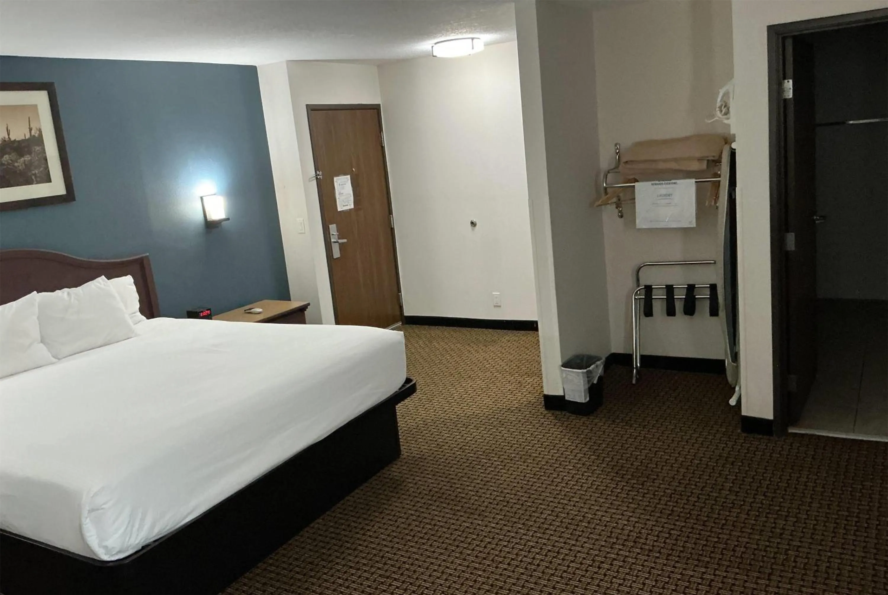 King Suite - Non-Smoking in Tombstone Grand Hotel, a Baymont by Wyndham