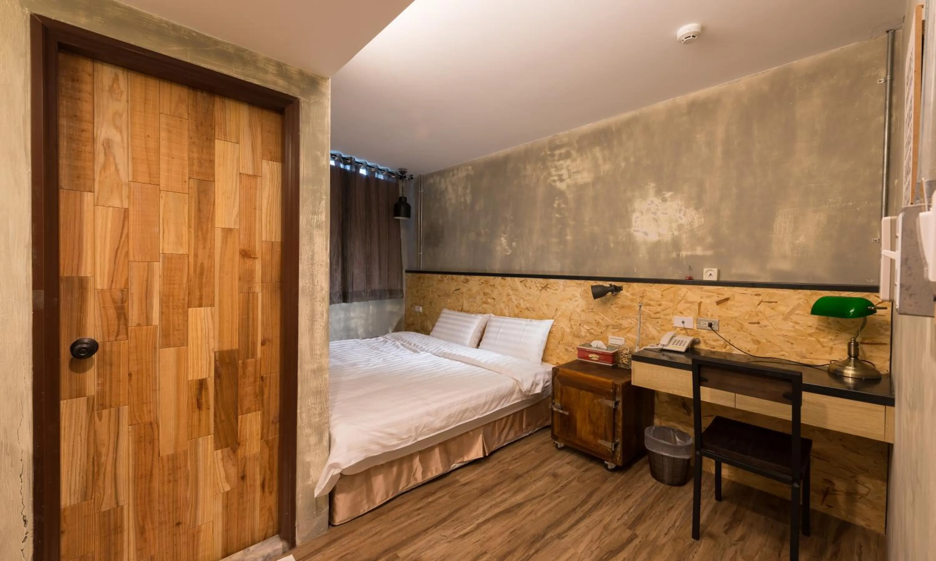 Deluxe Double Room in Beimen WOW Poshtel