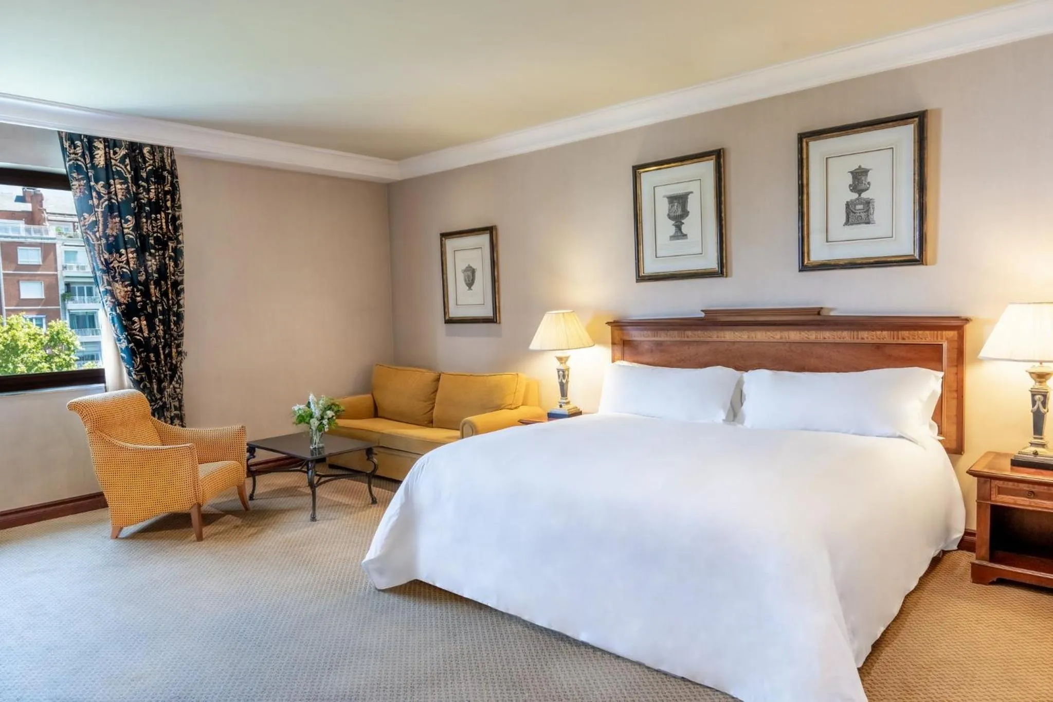 Junior King Suite with Castellana View - Club Lounge Access in InterContinental Madrid by IHG