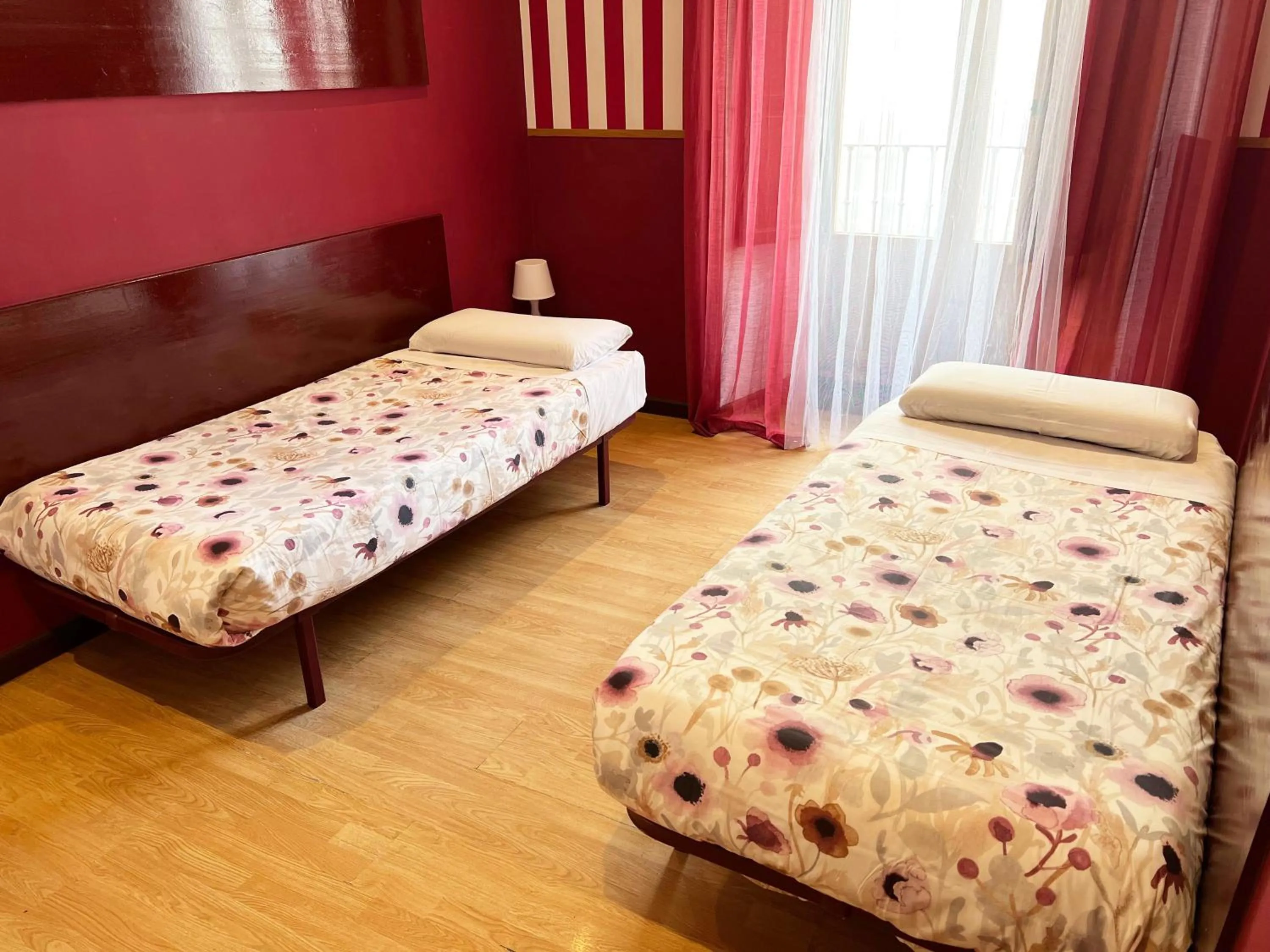 Twin Room with Shared Bathroom in Hostal Abaaly