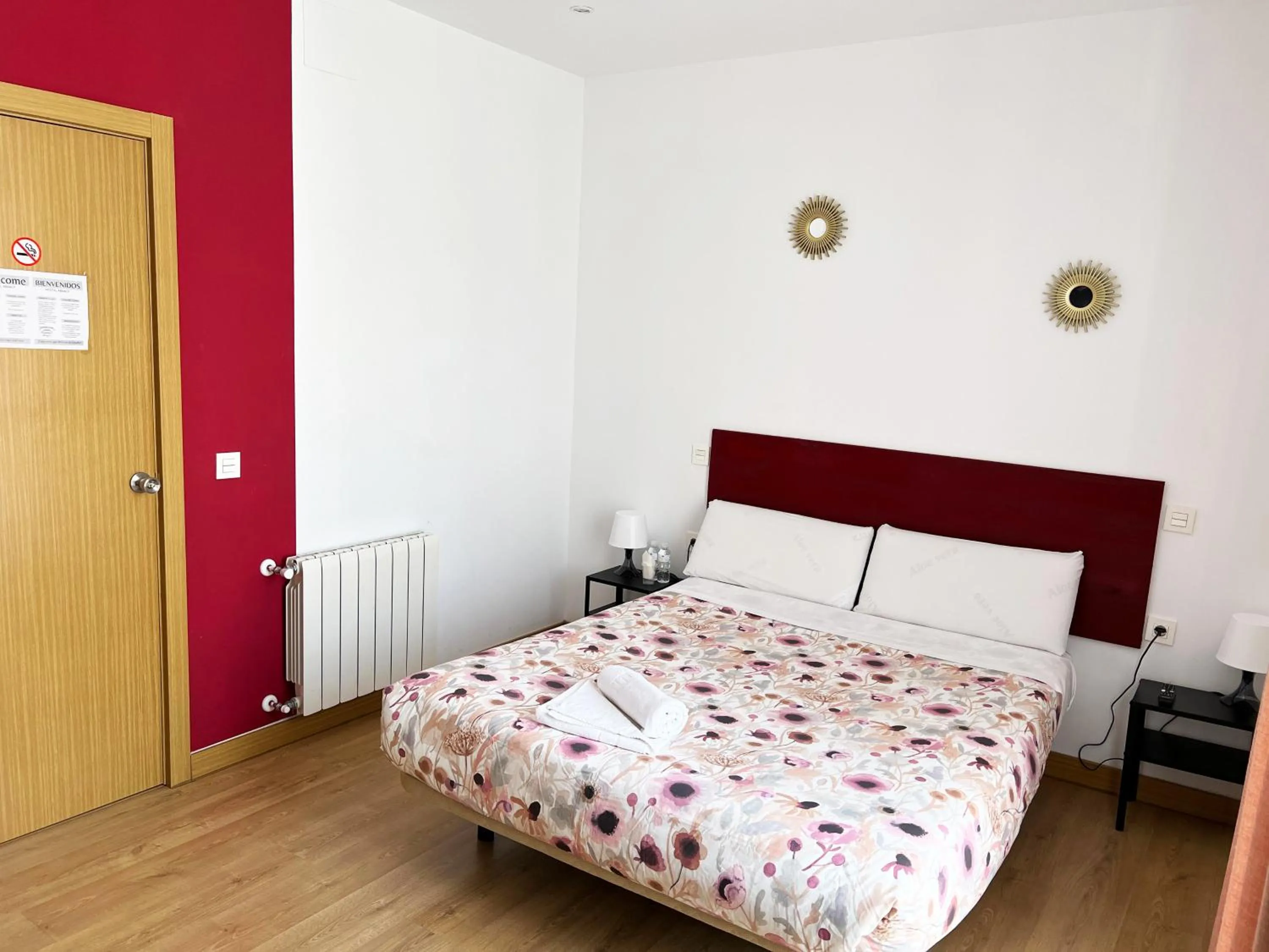 Exterior Double Room with Balcony and Shared Bathroom in Hostal Abaaly