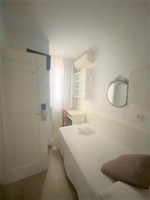 Budget Interior Single Room in Hotel Hermes