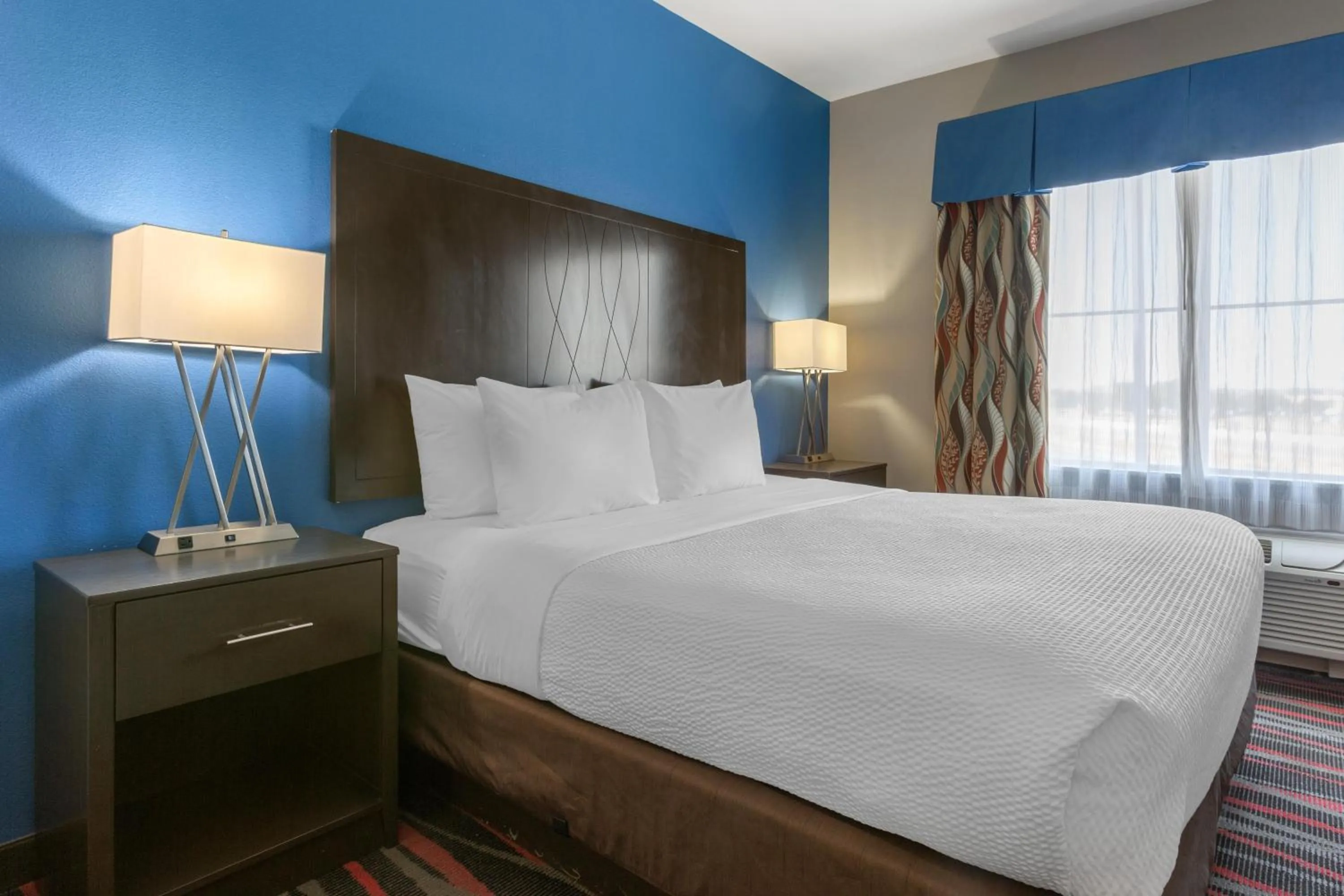 King Suite with Sofa Bed in Best Western Plus Tech Medical Center Inn