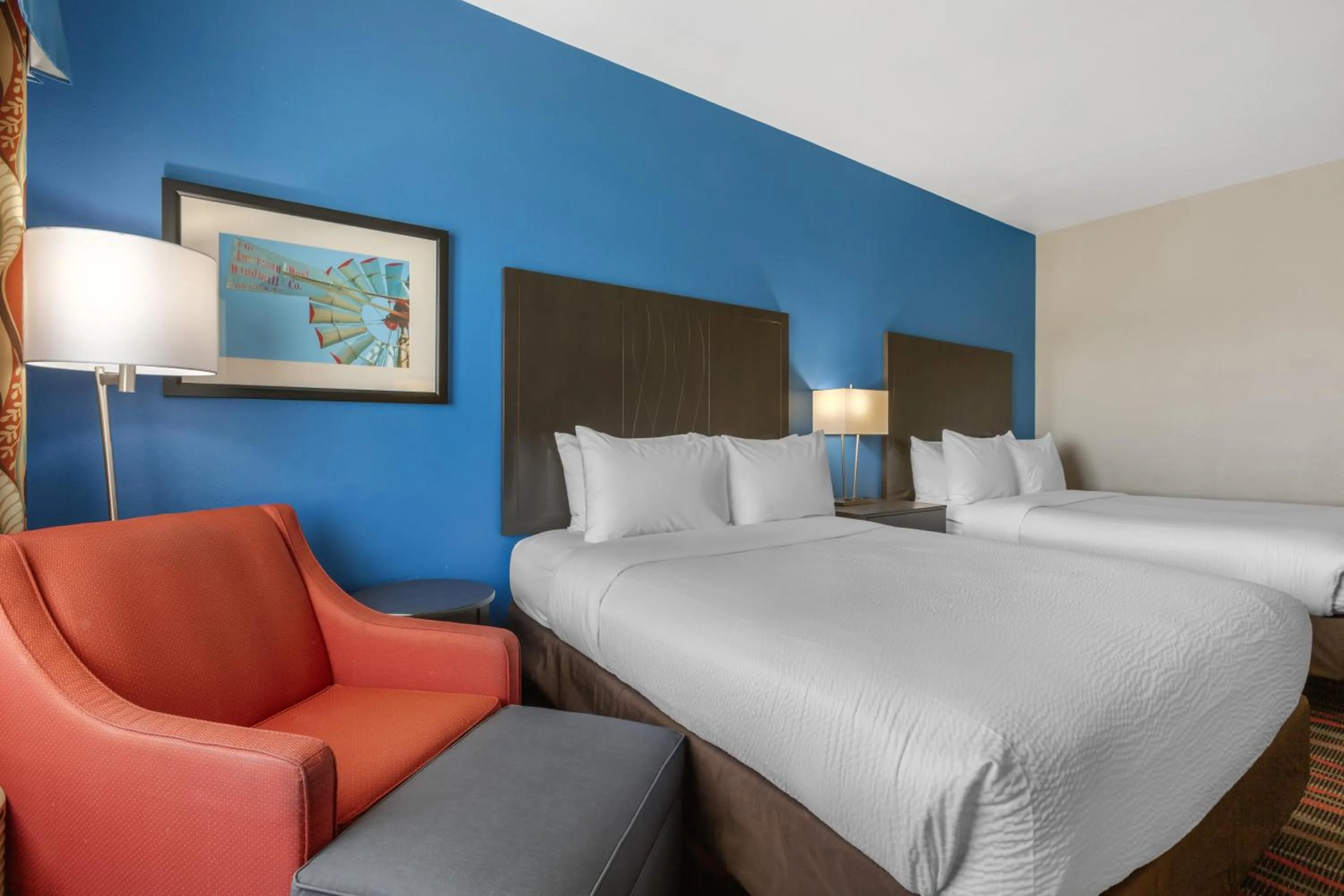 Queen Room with Two Queen Beds and Bath Tub - Disability Access in Best Western Plus Tech Medical Center Inn