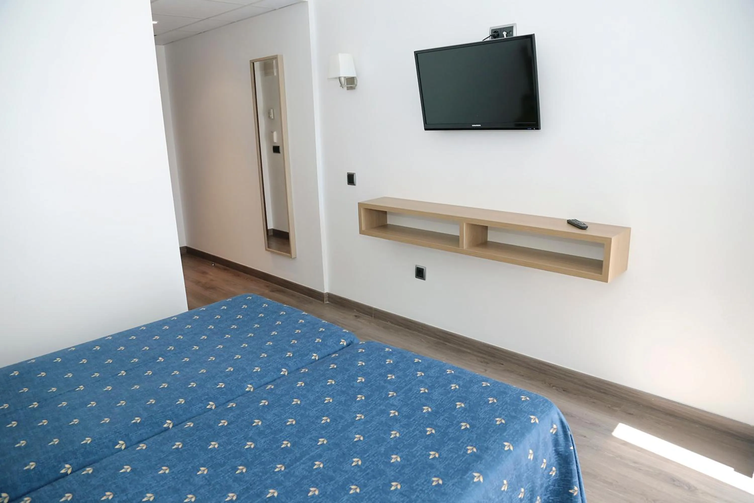 Double Room - Disability Access in Hotel Acapulco