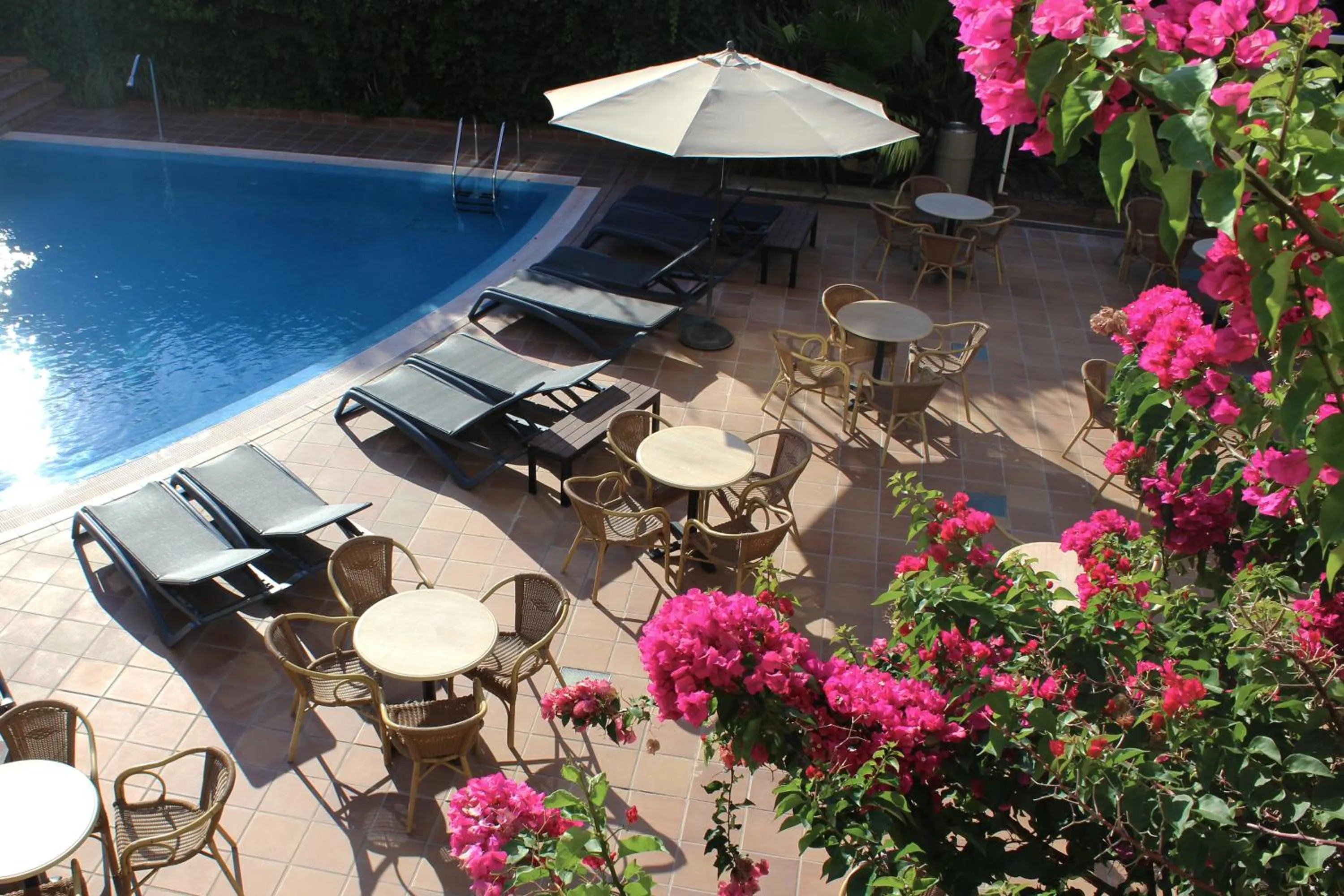 Twin Room with Pool View in Hotel Acapulco