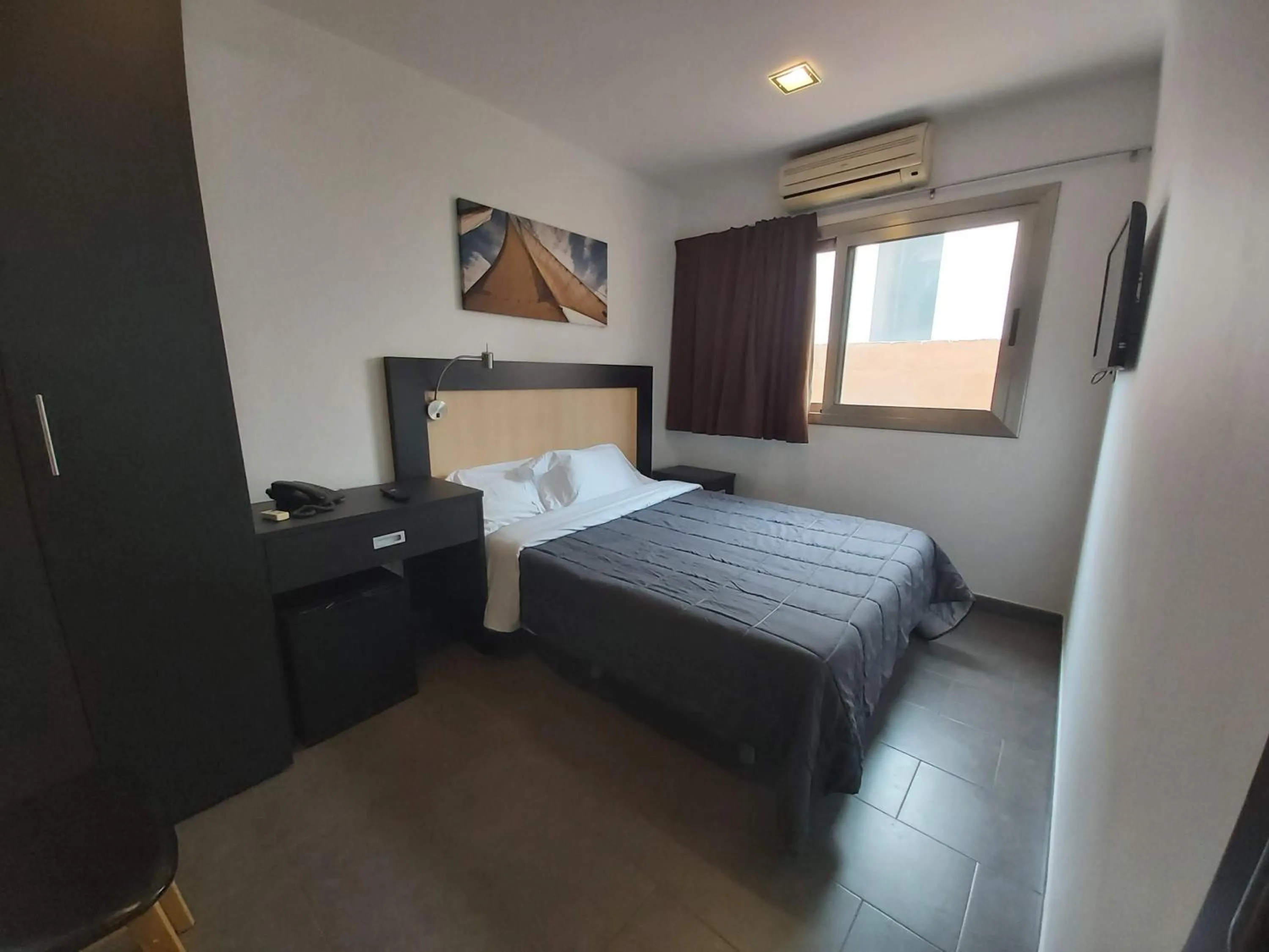 Single Room in Hotel 170
