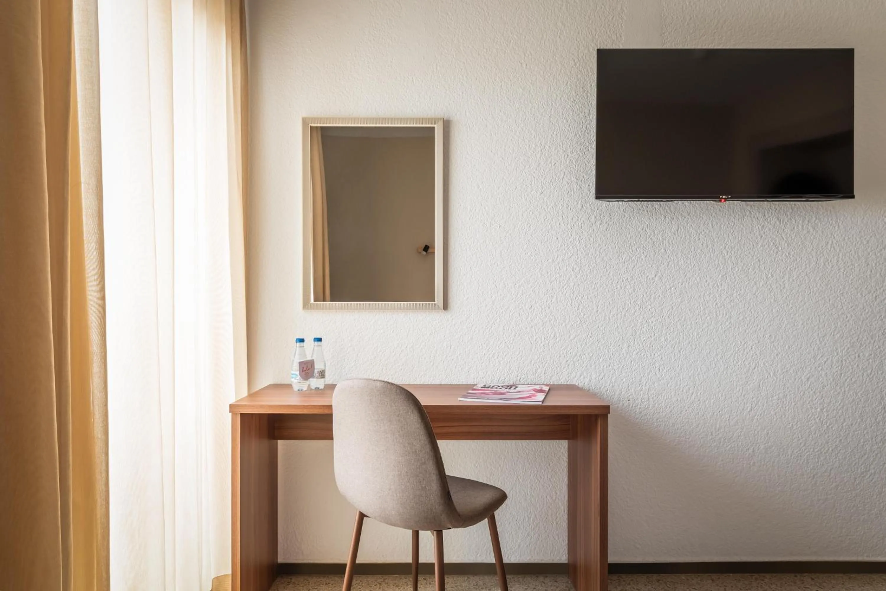 Family Room (3 Adults + 1 Child) in ALEGRIA Cartago Nova