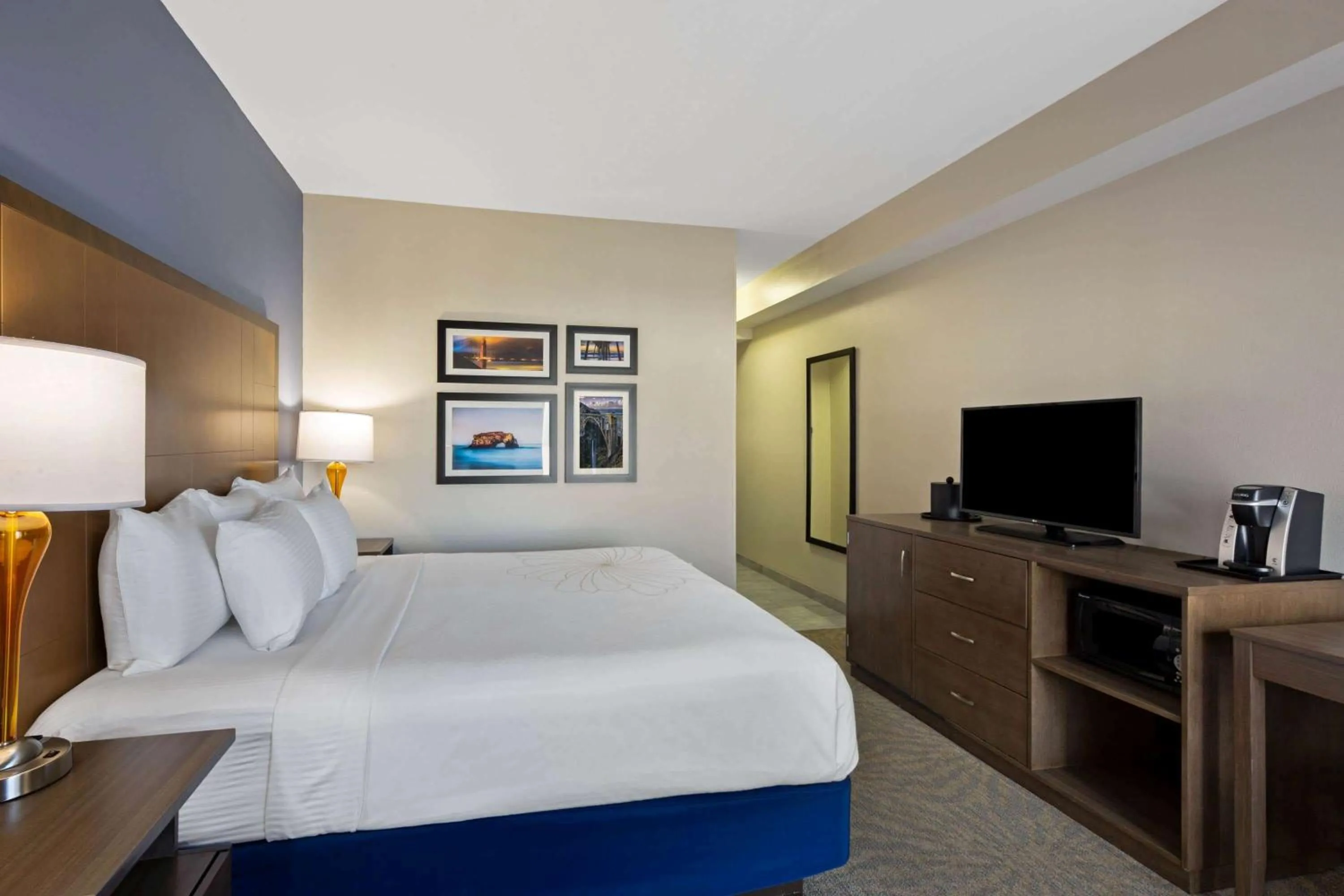 Executive King Room - Non-Smoking in La Quinta by Wyndham Morgan Hill-San Jose South