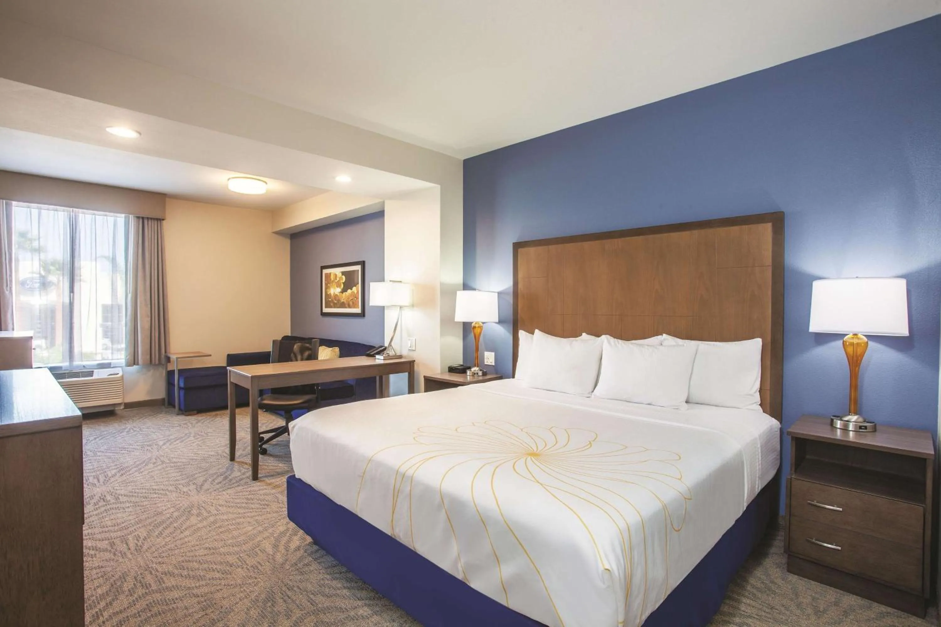 Executive King Room - Mobility Access/Non-Smoking in La Quinta by Wyndham Morgan Hill-San Jose South