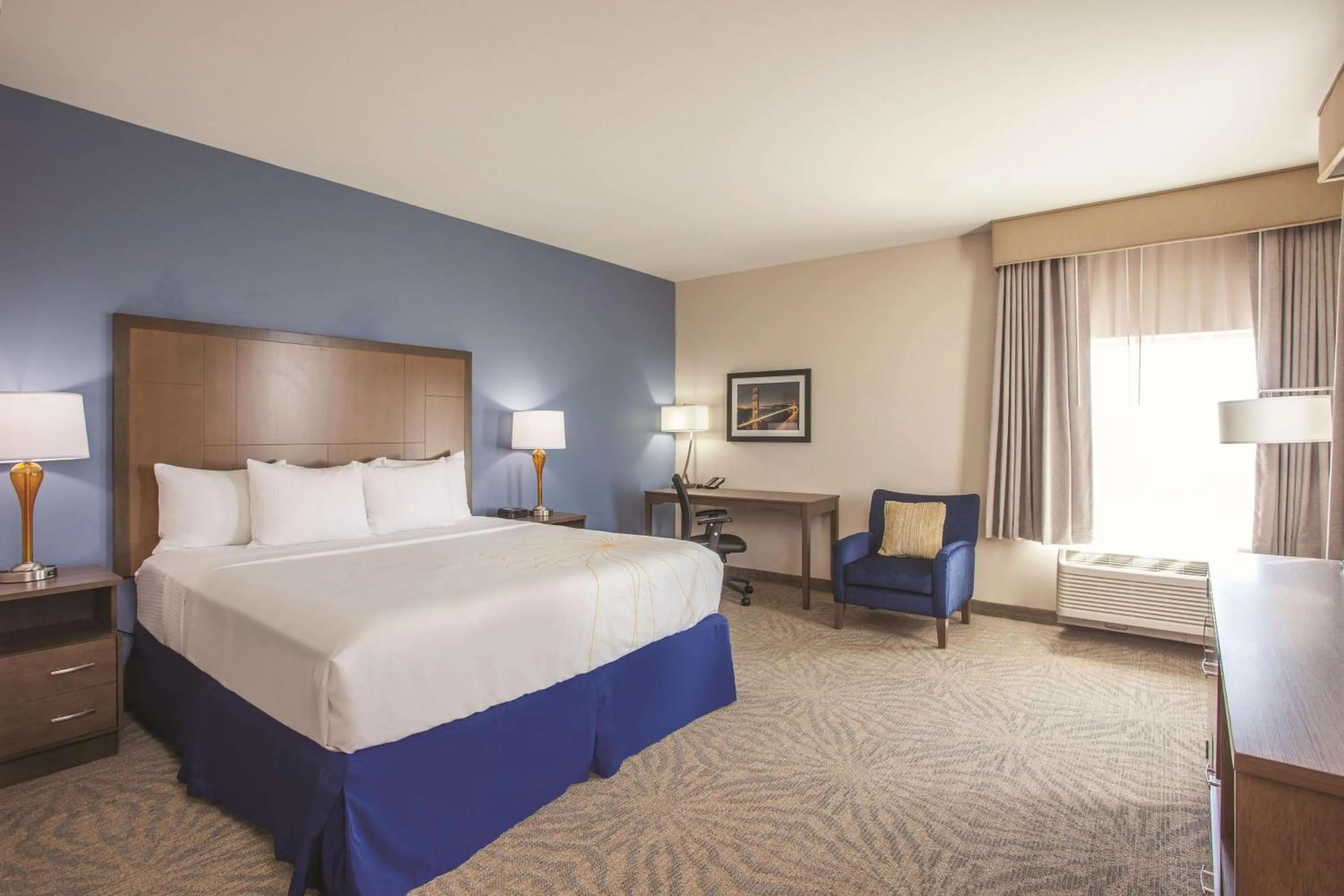 King Room - Mobility Access/Non-Smoking in La Quinta by Wyndham Morgan Hill-San Jose South