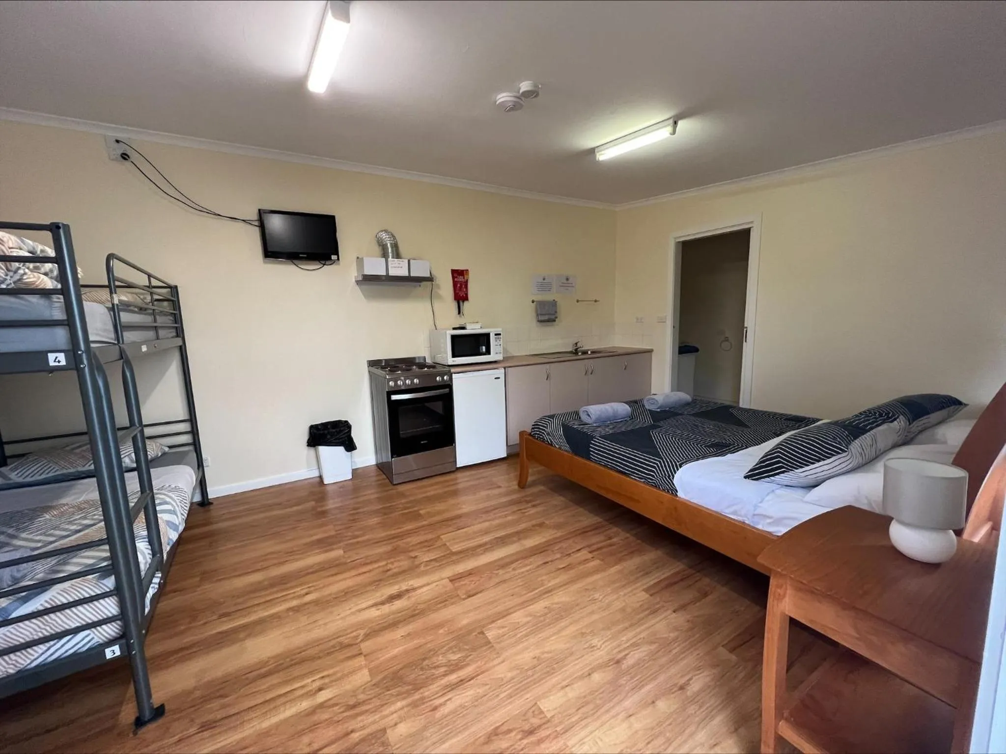 Bungalow with Garden View in Turn-in Motel