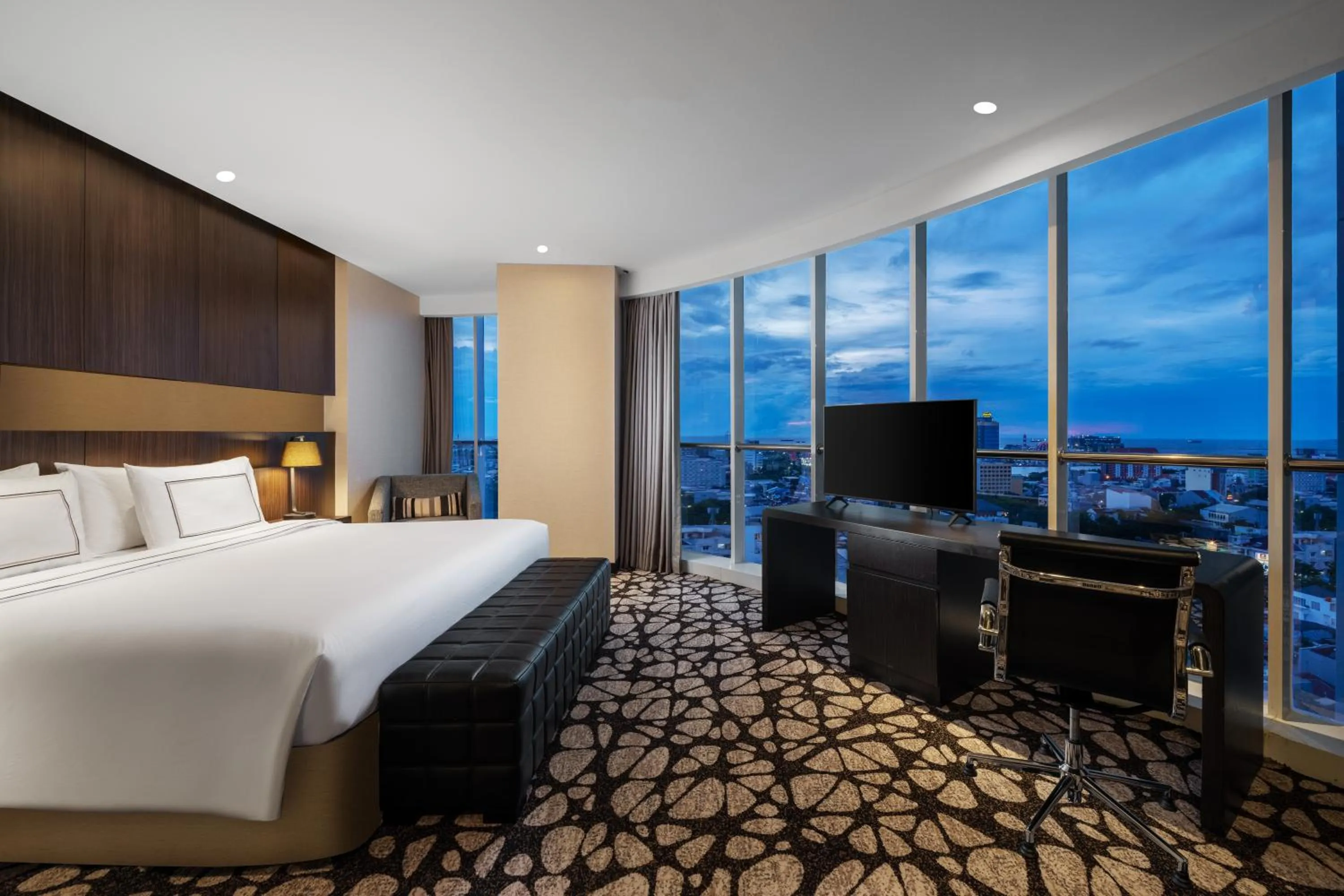 The Level Junior Suite in Melia Makassar
