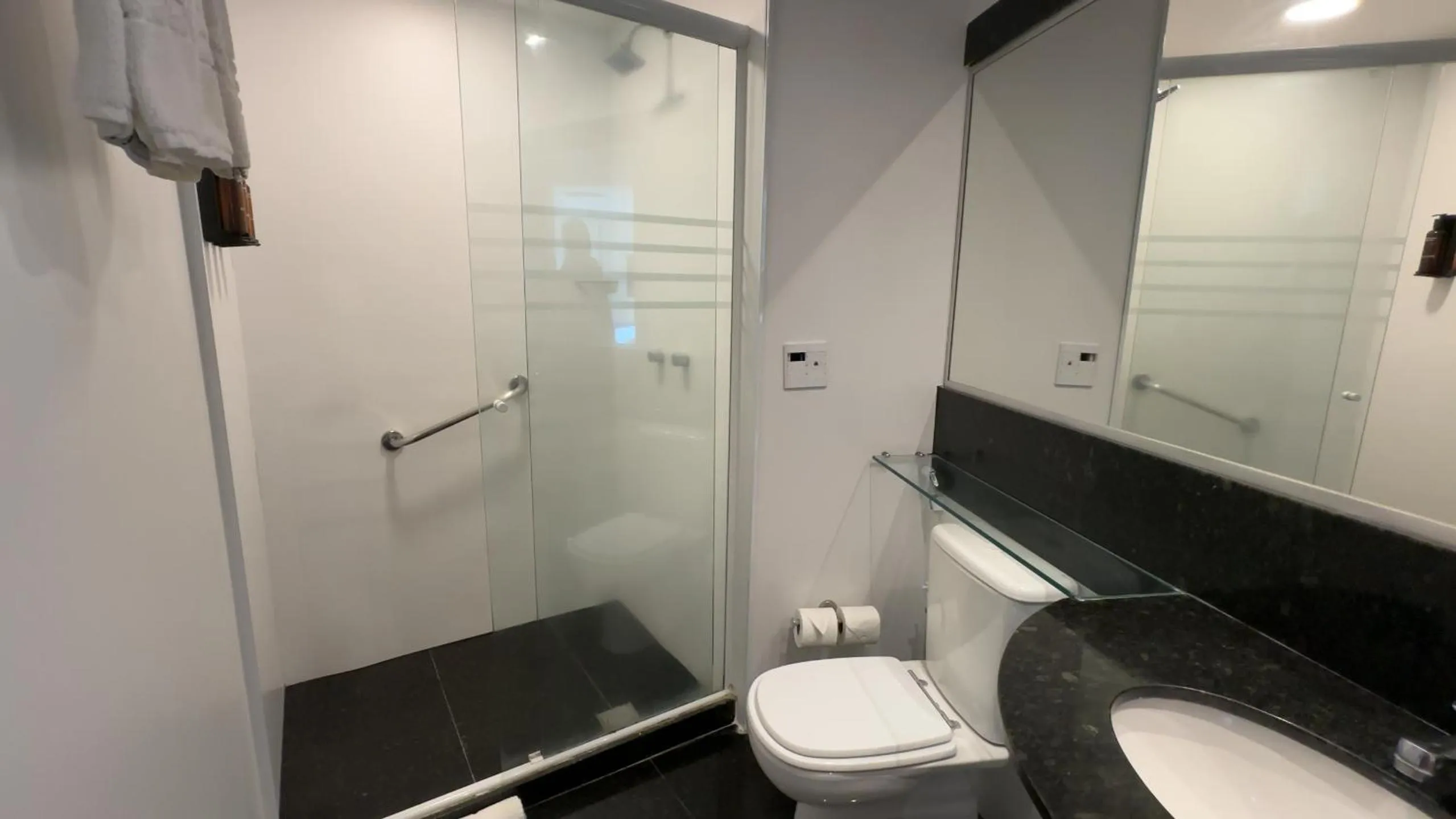 Deluxe King Suite in Wyndham Rio Barra