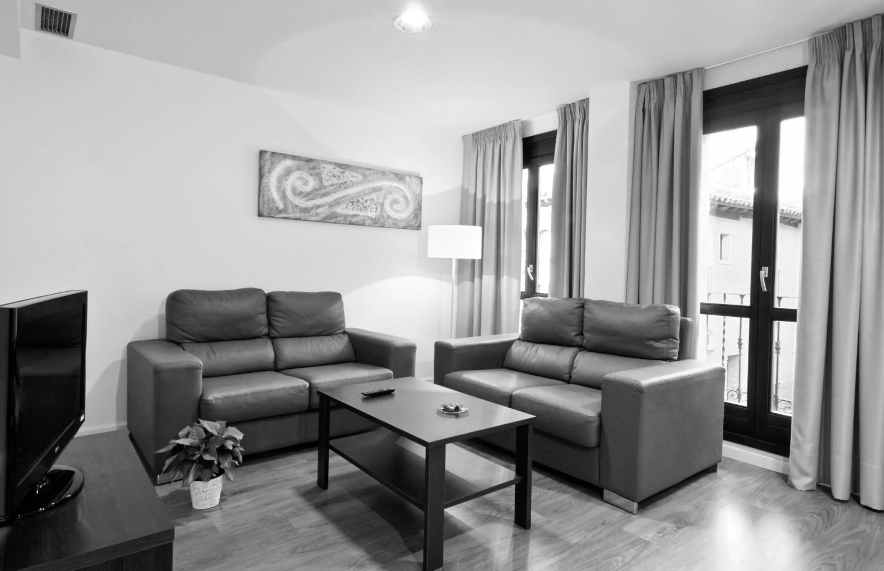 Superior Two-Bedroom Apartment in Casa Palacio de los Sitios