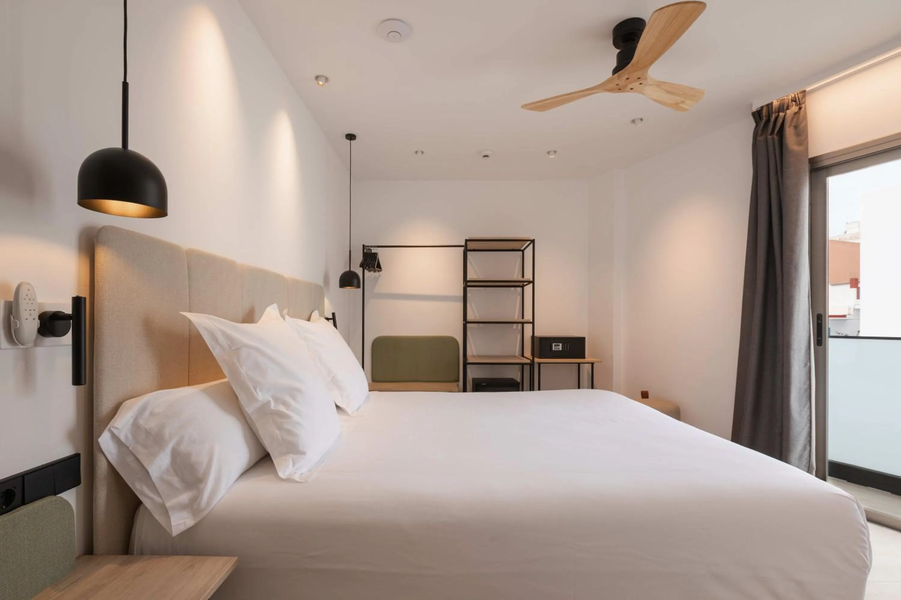 Superior Twin Room in Hostal Marí