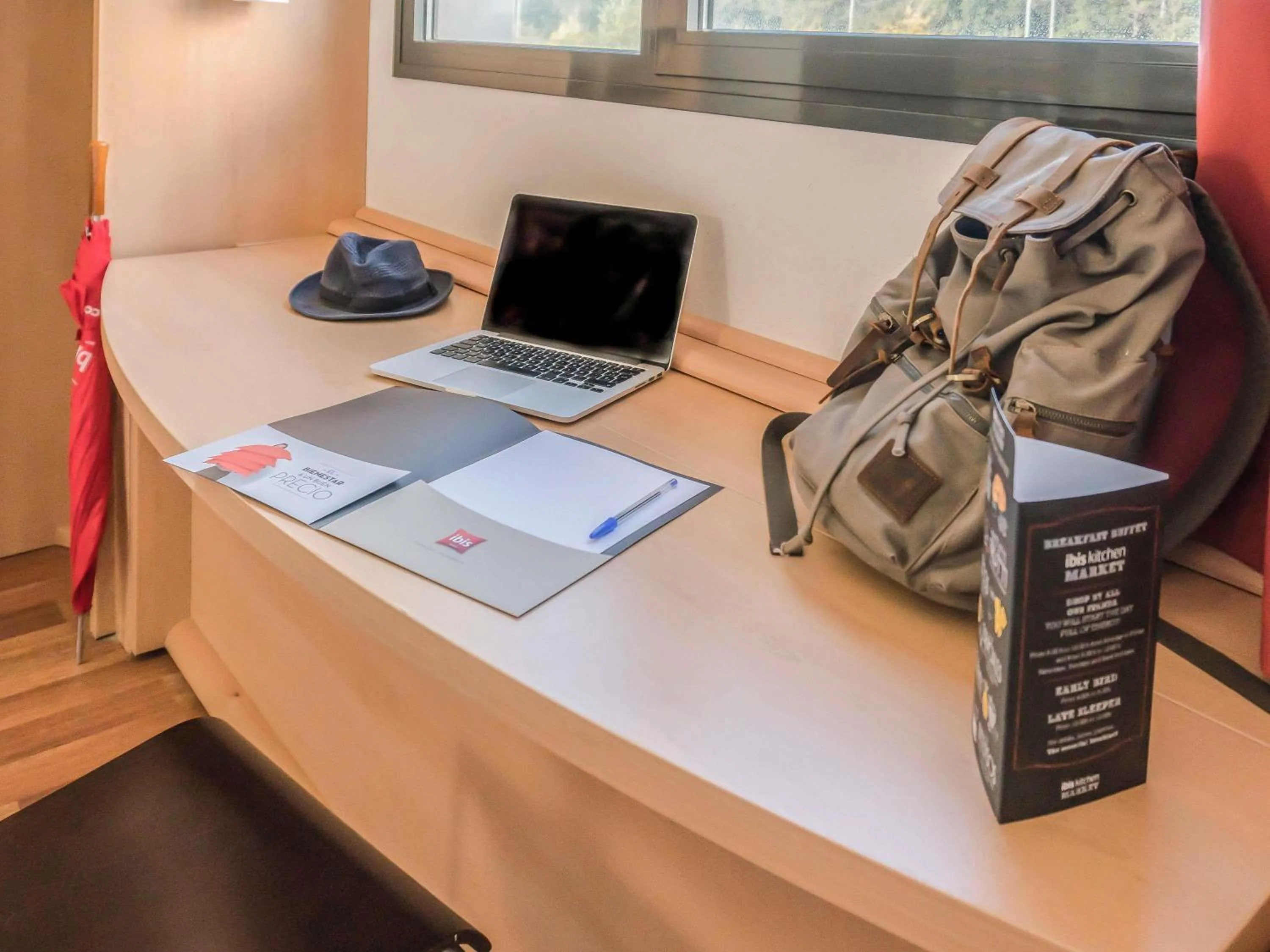 Standard Twin Room in Ibis Girona