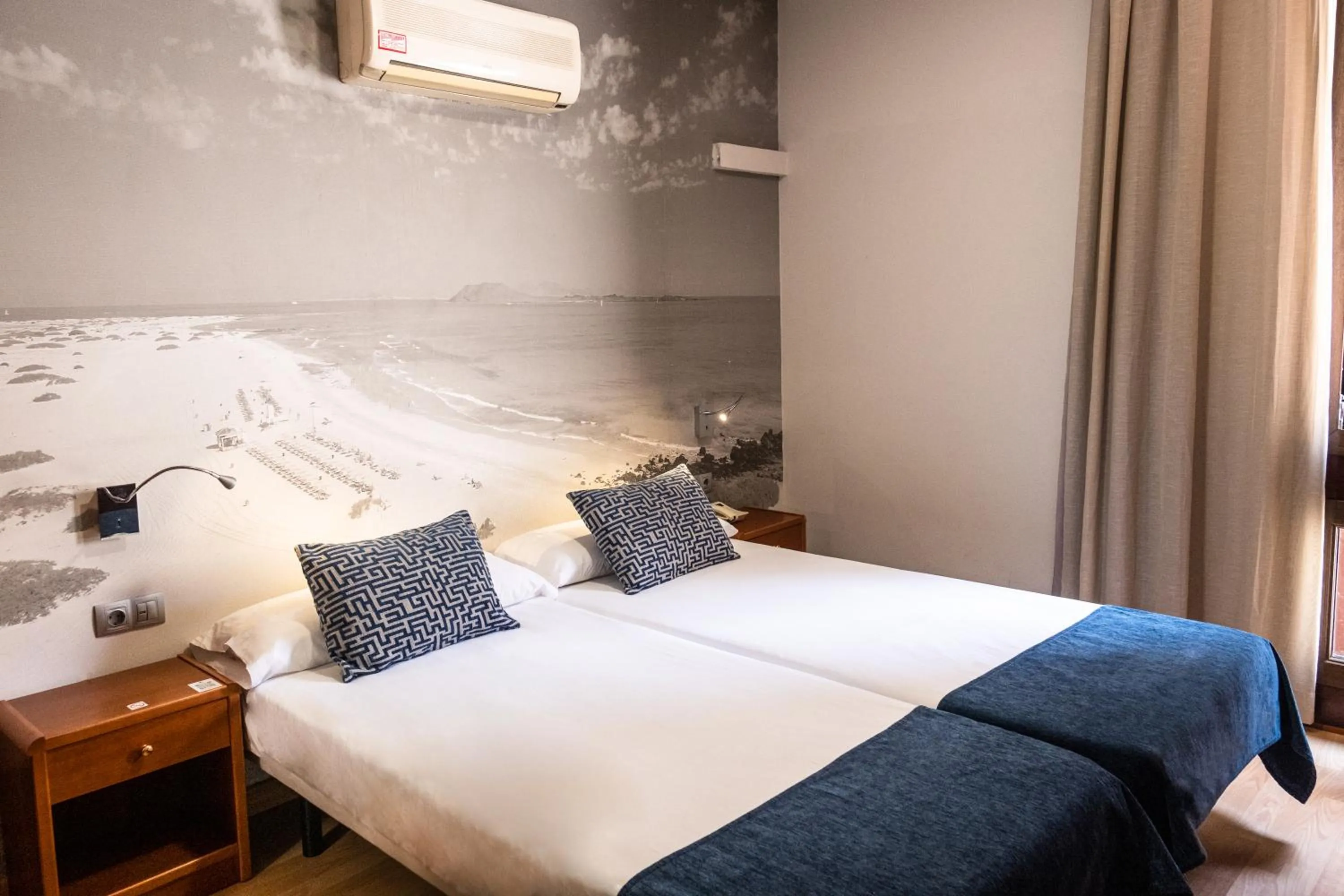 Double or Twin Room in Hotel Adonis Plaza