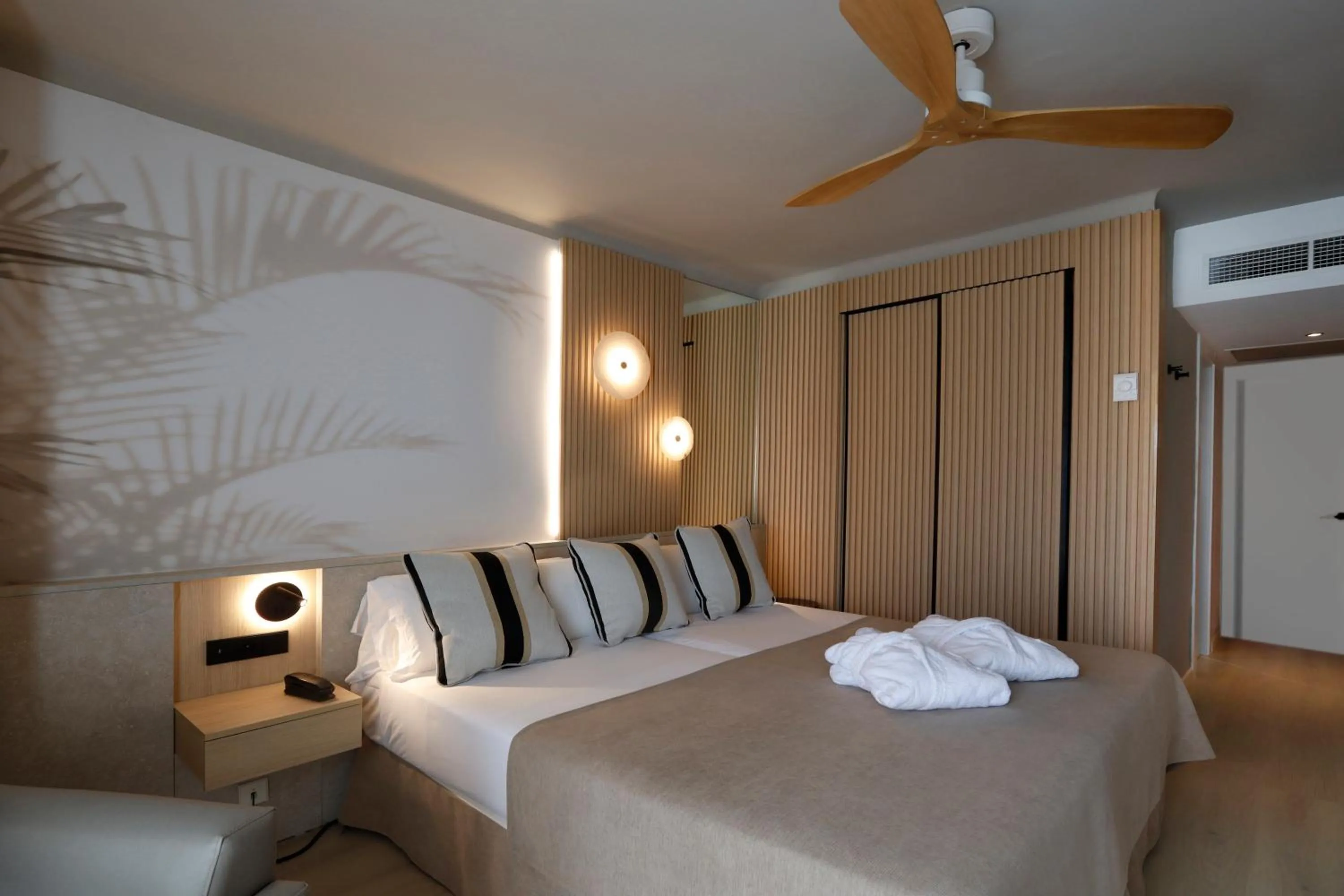 Double Room with Side Sea View in BG Caballero