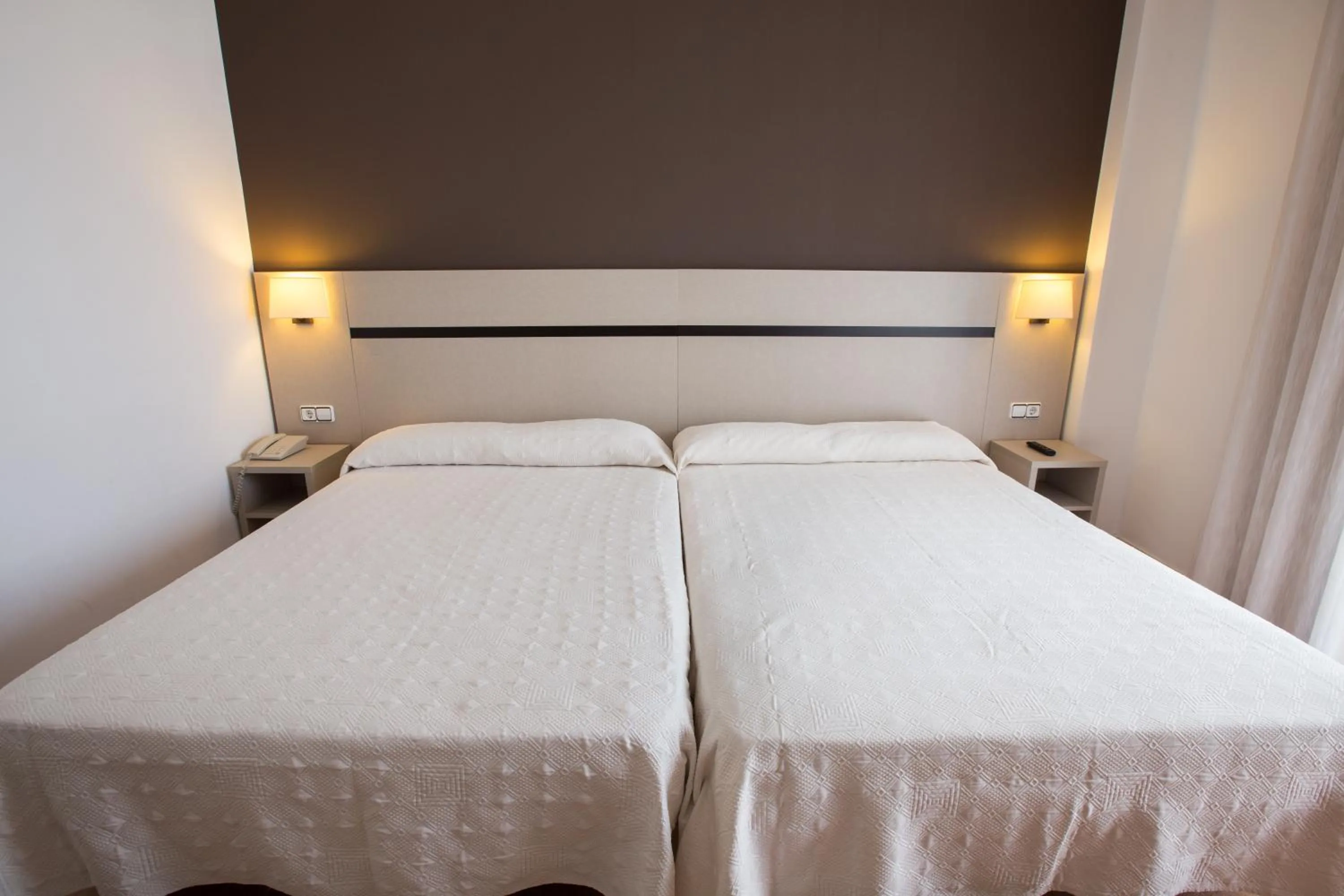 Standard Single Room in Hotel Costa Brava